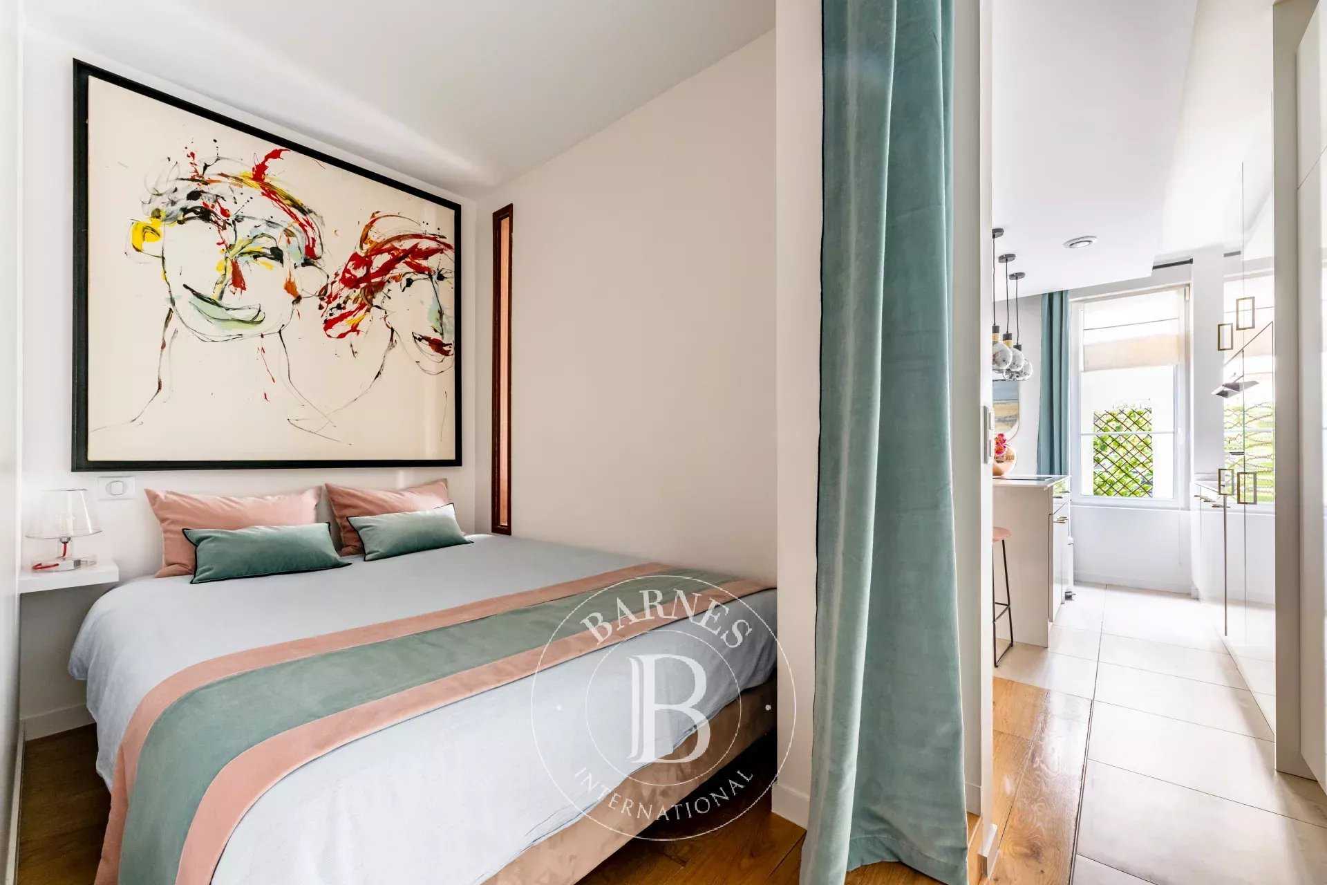 Paris  - Appartement 2 Pièces, 1 Chambre