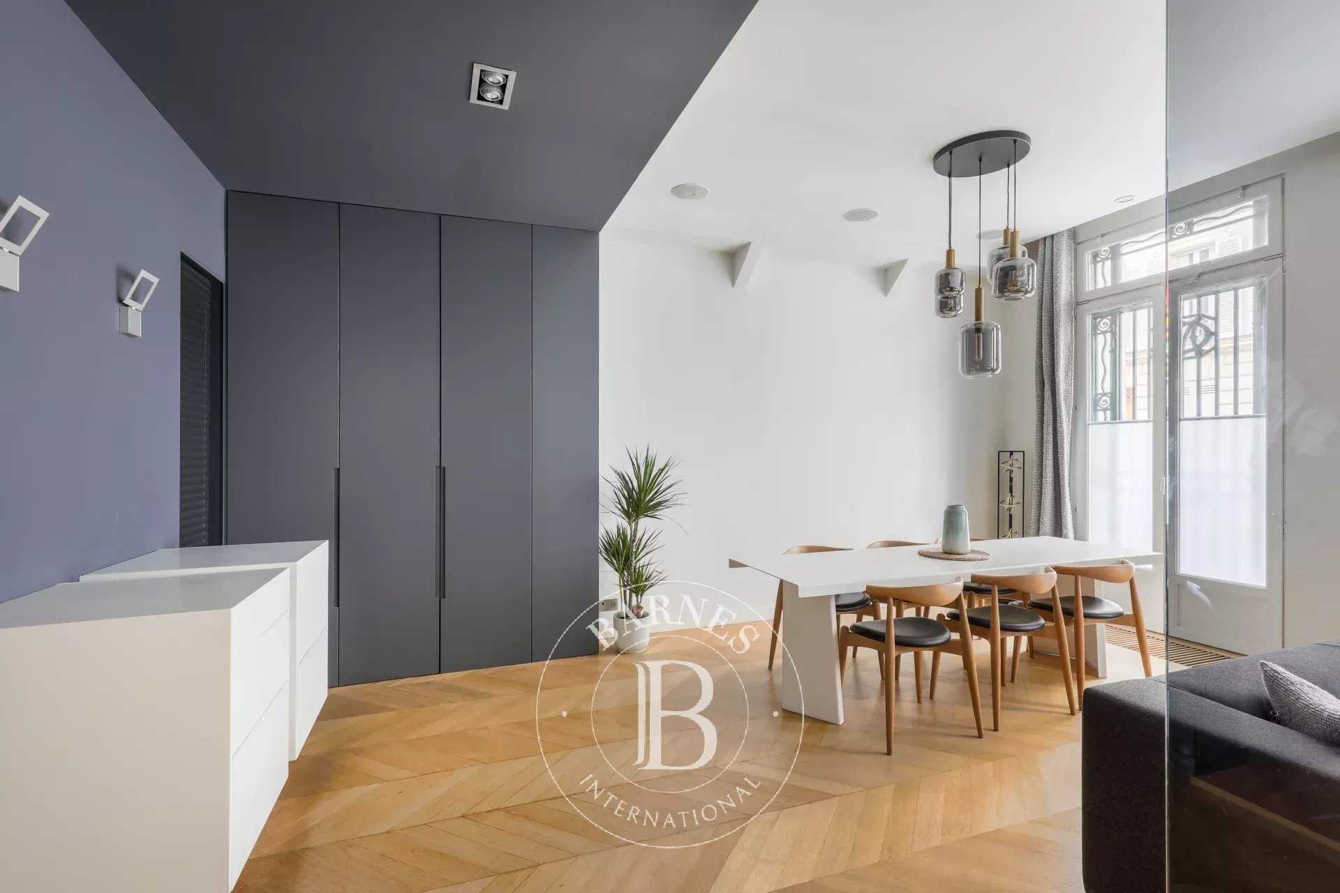 Paris  - Appartement 3 Pièces, 1 Chambre