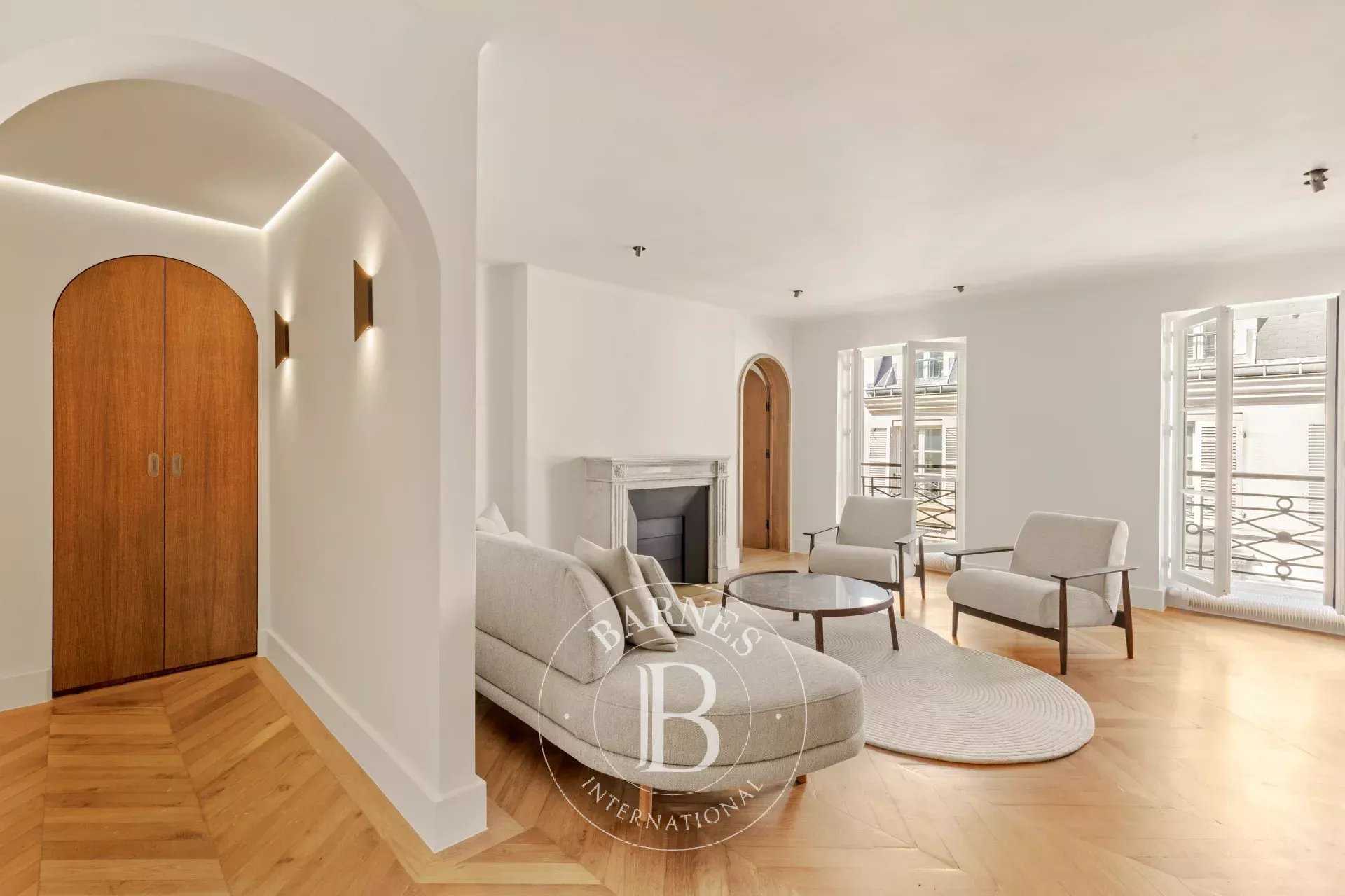 Paris  - Appartement 4 Pi&egrave;ces 2 Chambres