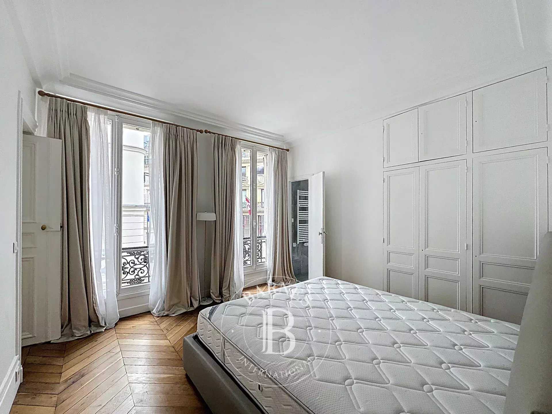 Paris  - Appartement 3 Pi&egrave;ces 2 Chambres