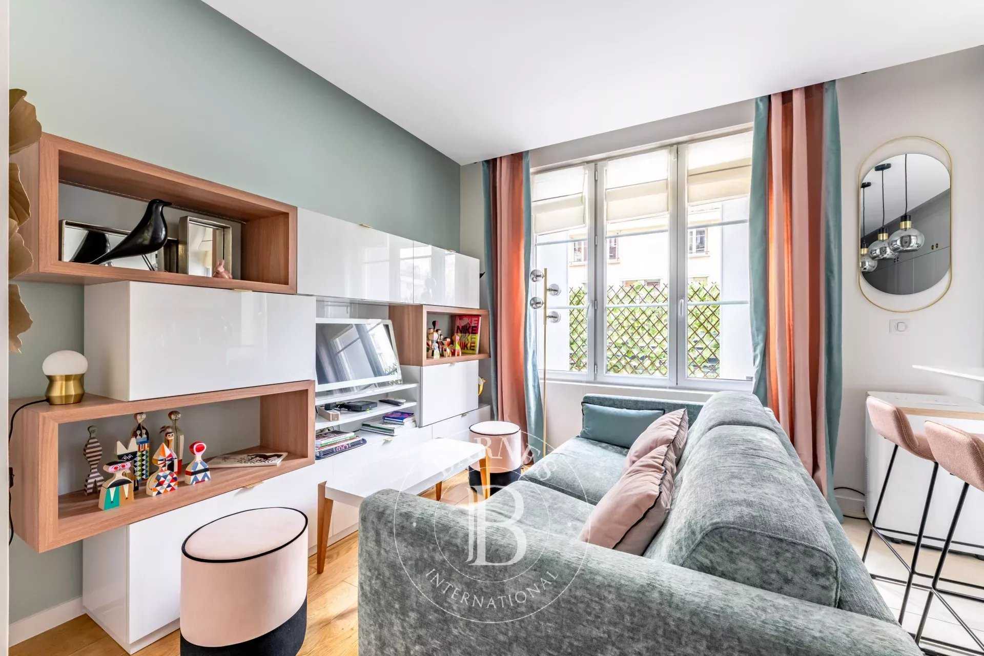 Paris  - Appartement 2 Pièces, 1 Chambre