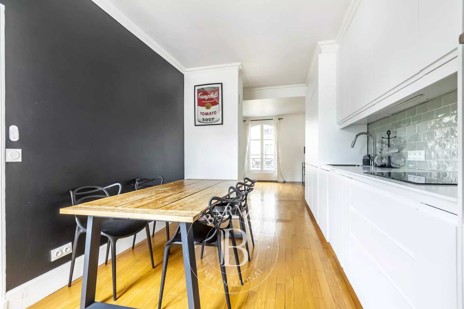 Paris  - Appartement 2 Pièces, 1 Chambre