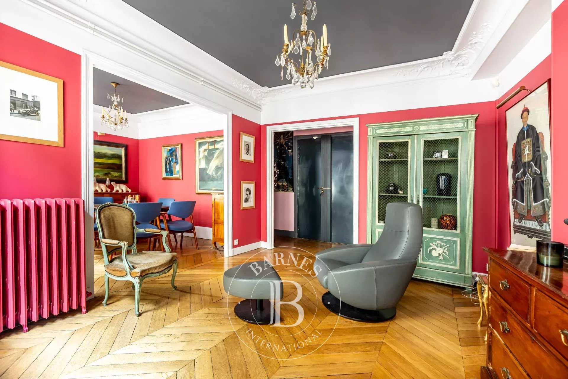 Paris  - Appartement 3 Pi&egrave;ces 2 Chambres