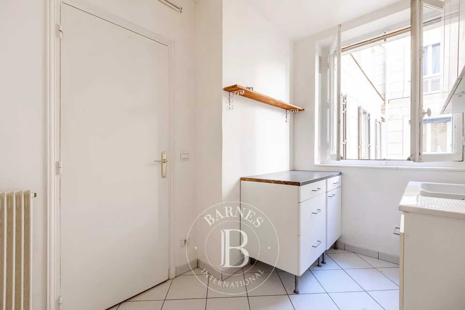 Paris  - Appartement 3 Pi&egrave;ces 2 Chambres