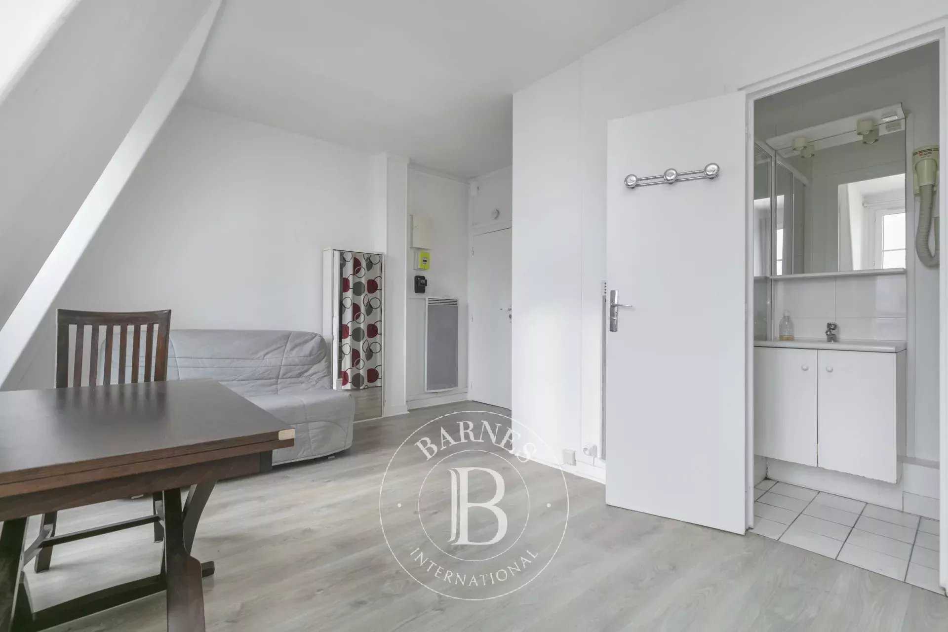 Paris  - Piso 1 Cuarto