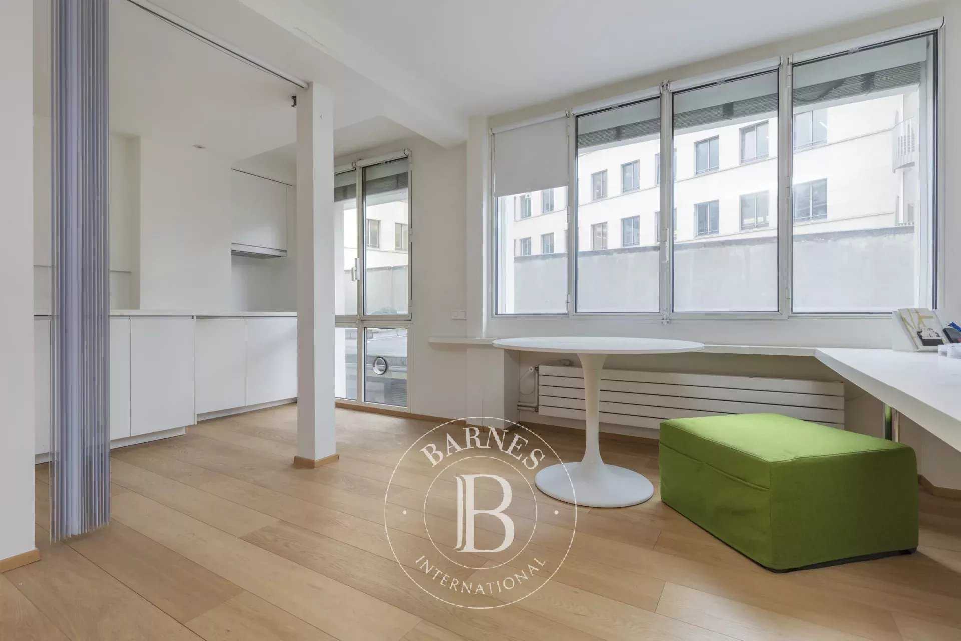 Paris  - Appartement 2 Pièces, 1 Chambre
