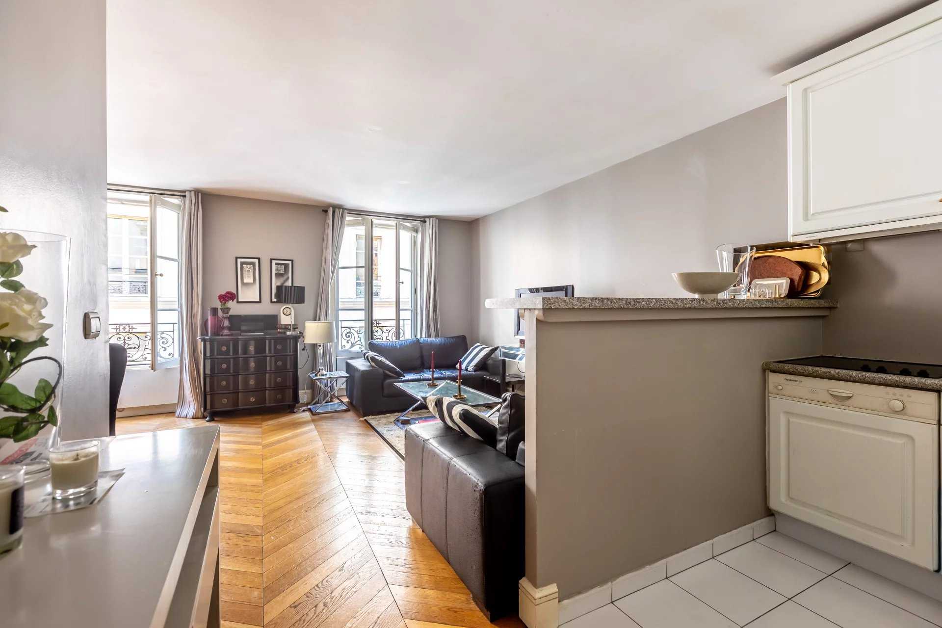 Paris  - Appartement 4 Pi&egrave;ces 2 Chambres