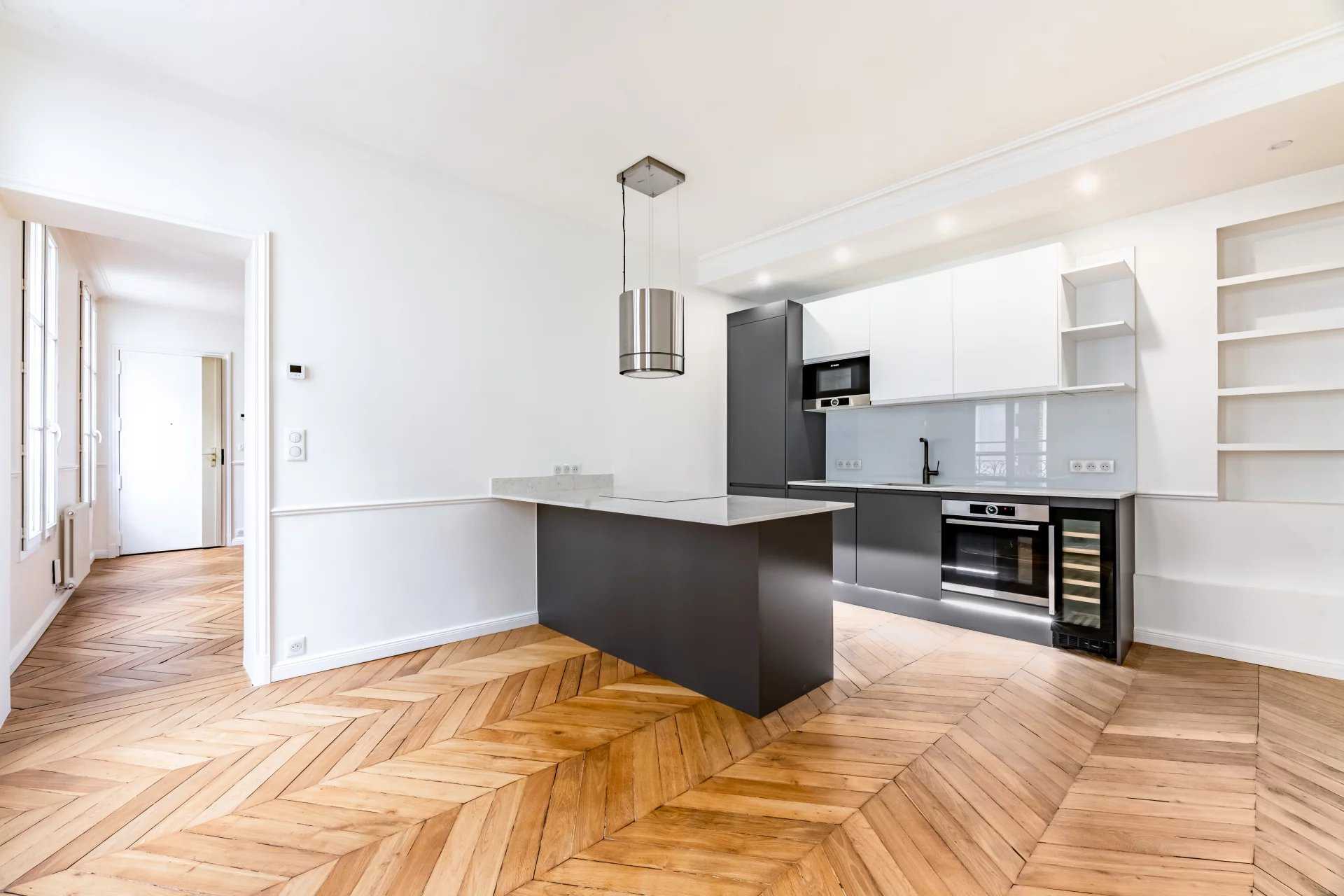 Paris  - Appartement 3 Pièces 2 Chambres