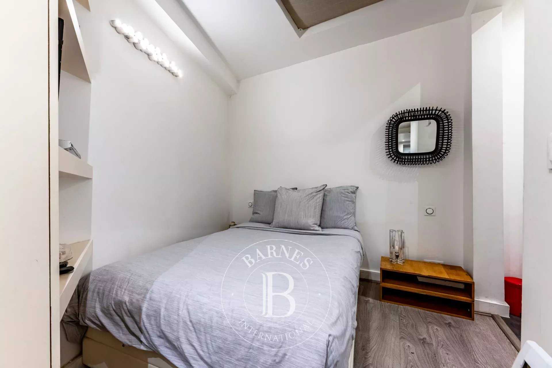 Paris  - Appartement 2 Pièces, 1 Chambre