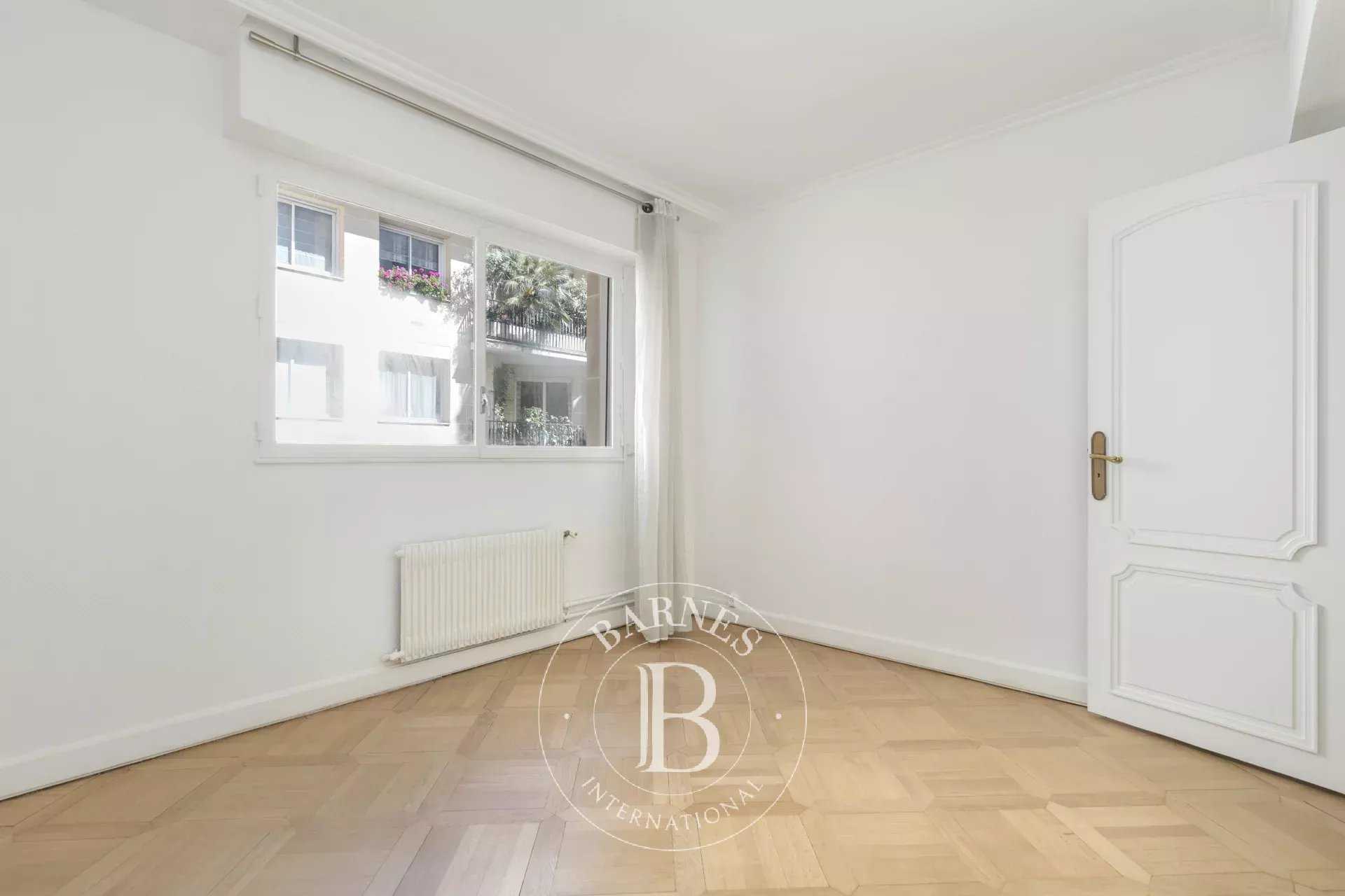 Paris  - Appartement 4 Pièces 2 Chambres