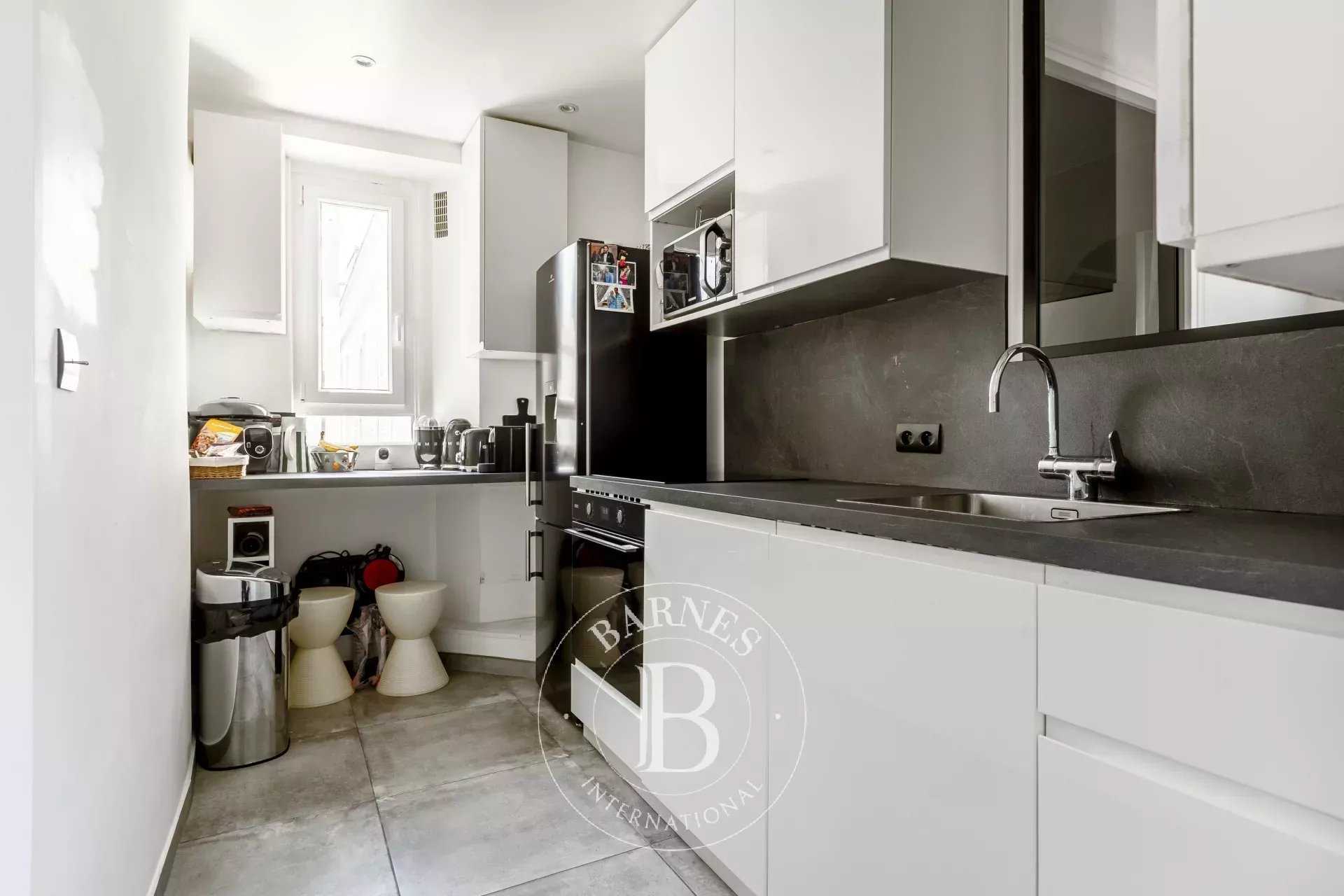 Paris  - Appartement 3 Pièces 2 Chambres