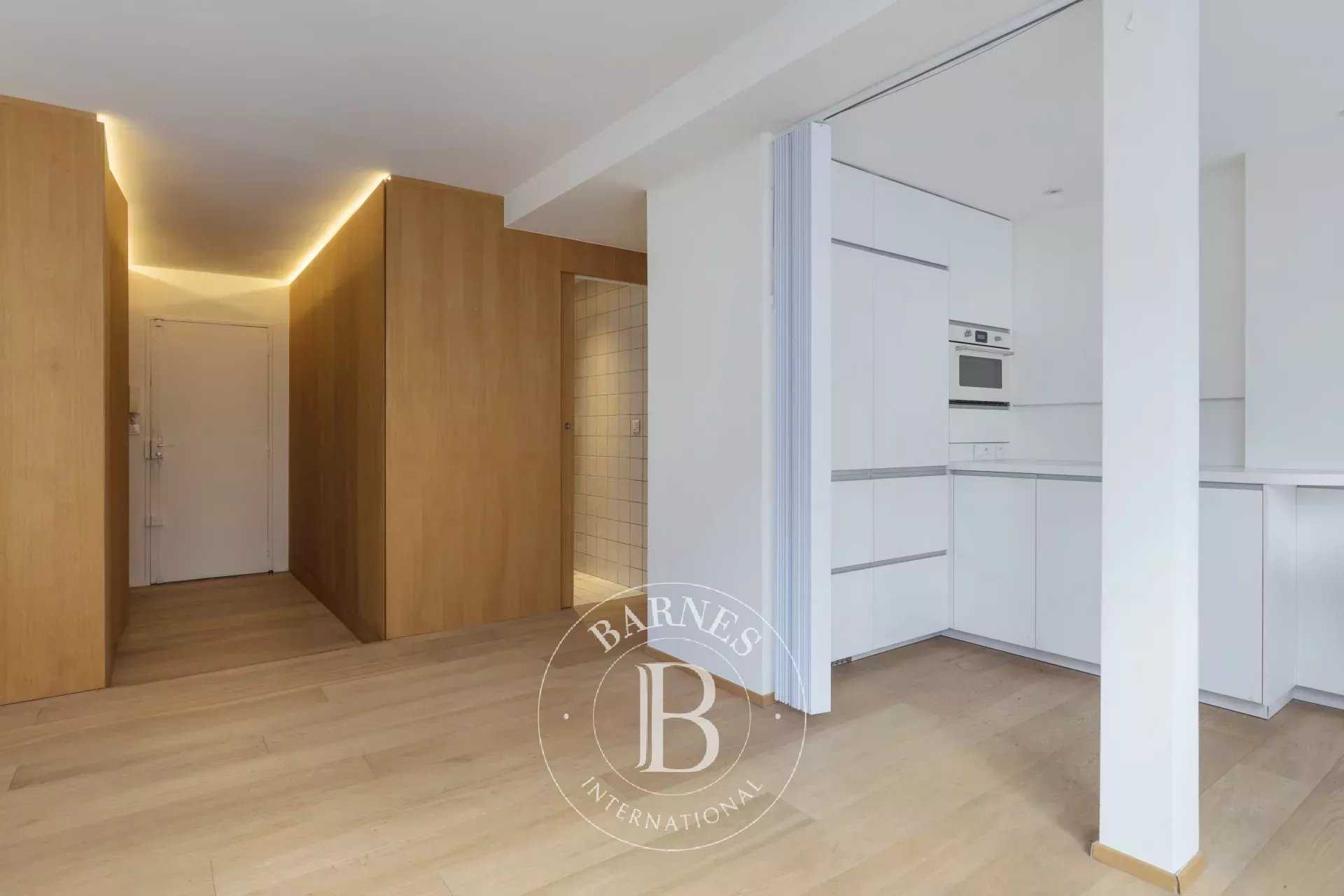 Paris  - Appartement 2 Pièces, 1 Chambre