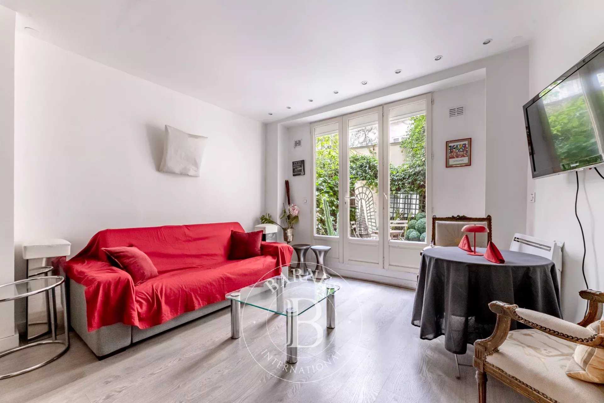 Paris  - Appartement 2 Pièces, 1 Chambre