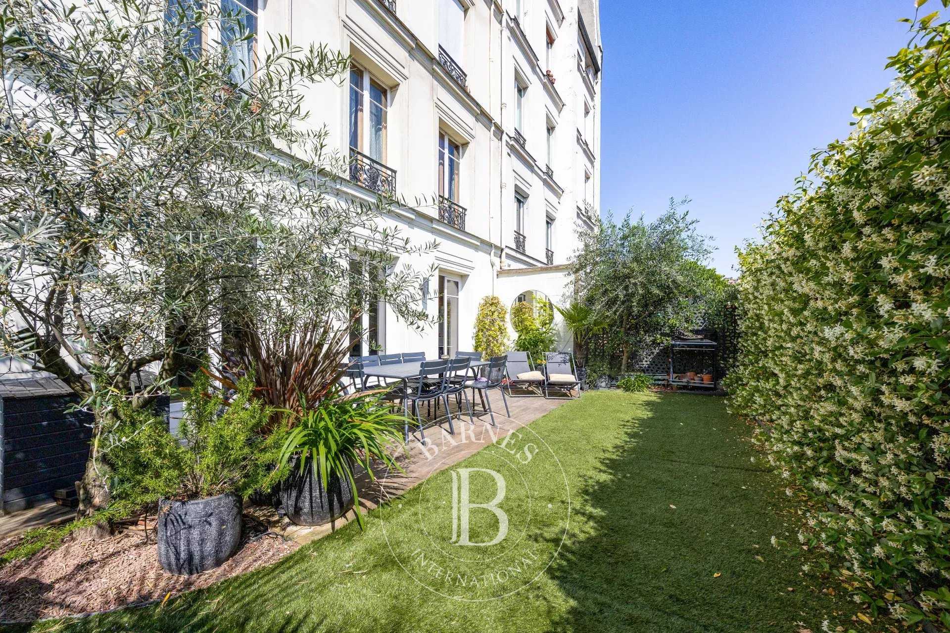 Paris  - Apartment 2 Bedrooms
