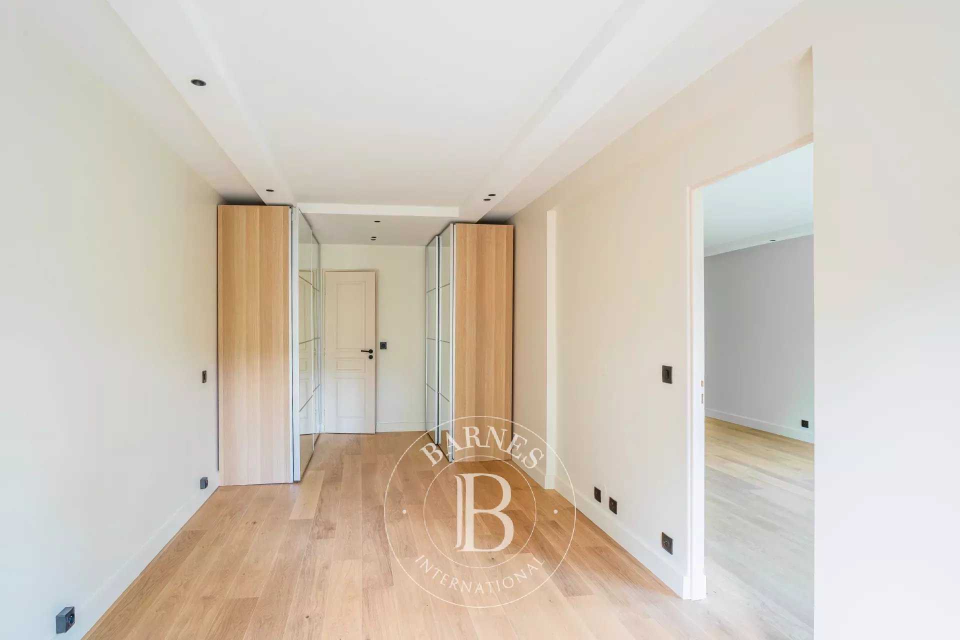 Paris  - Appartement 2 Pièces, 1 Chambre