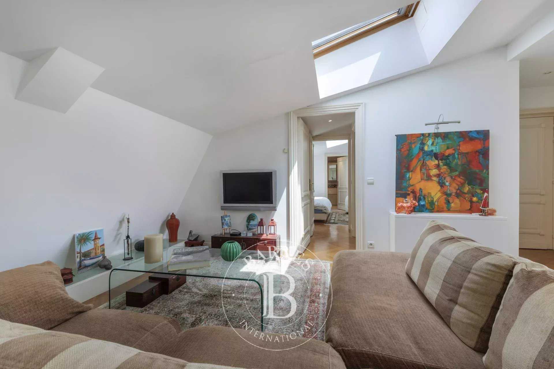 Paris  - Appartement 2 Pi&egrave;ces, 1 Chambre