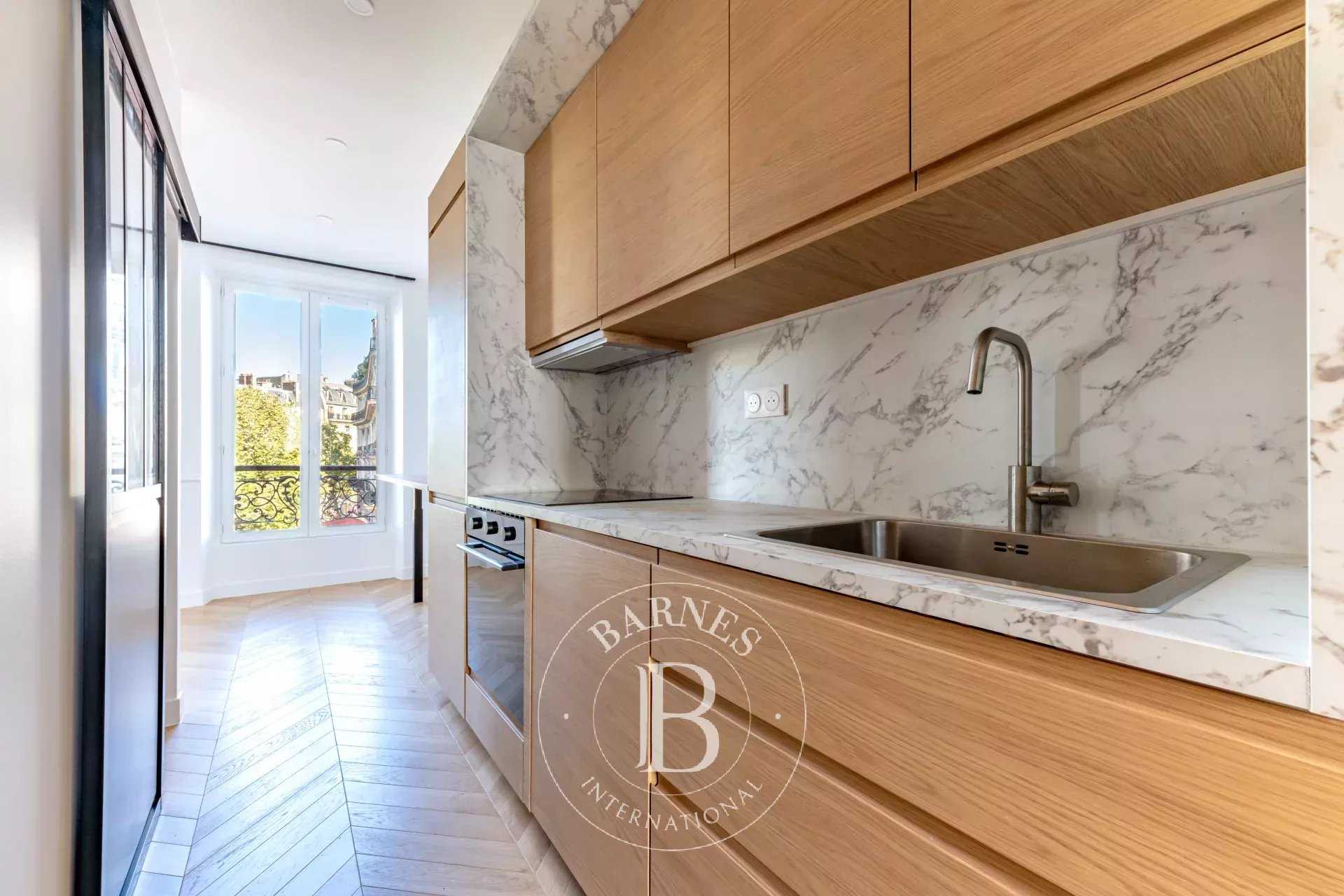 Paris  - Appartement 2 Pièces, 1 Chambre