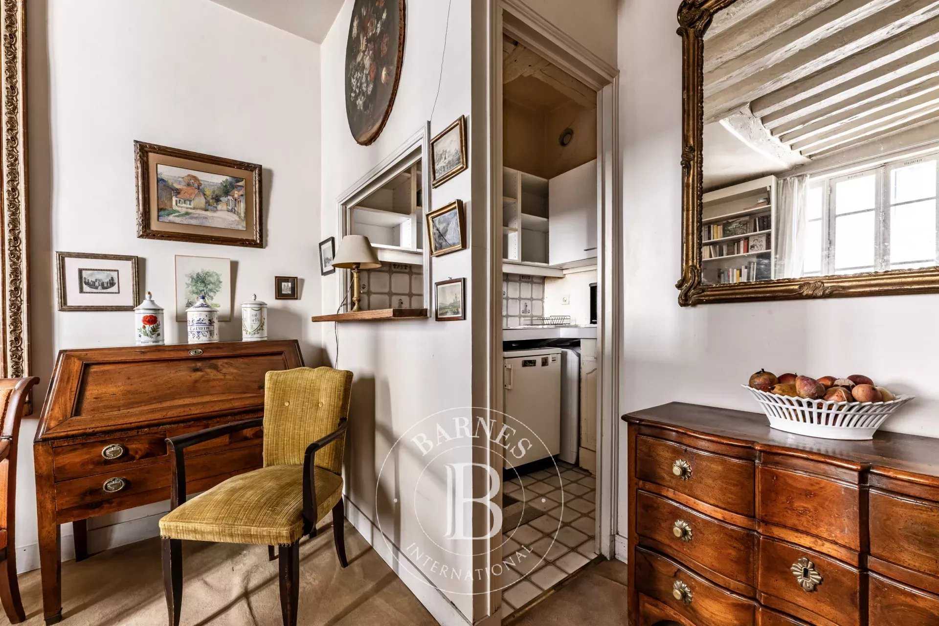 Paris  - Appartement 2 Pièces, 1 Chambre