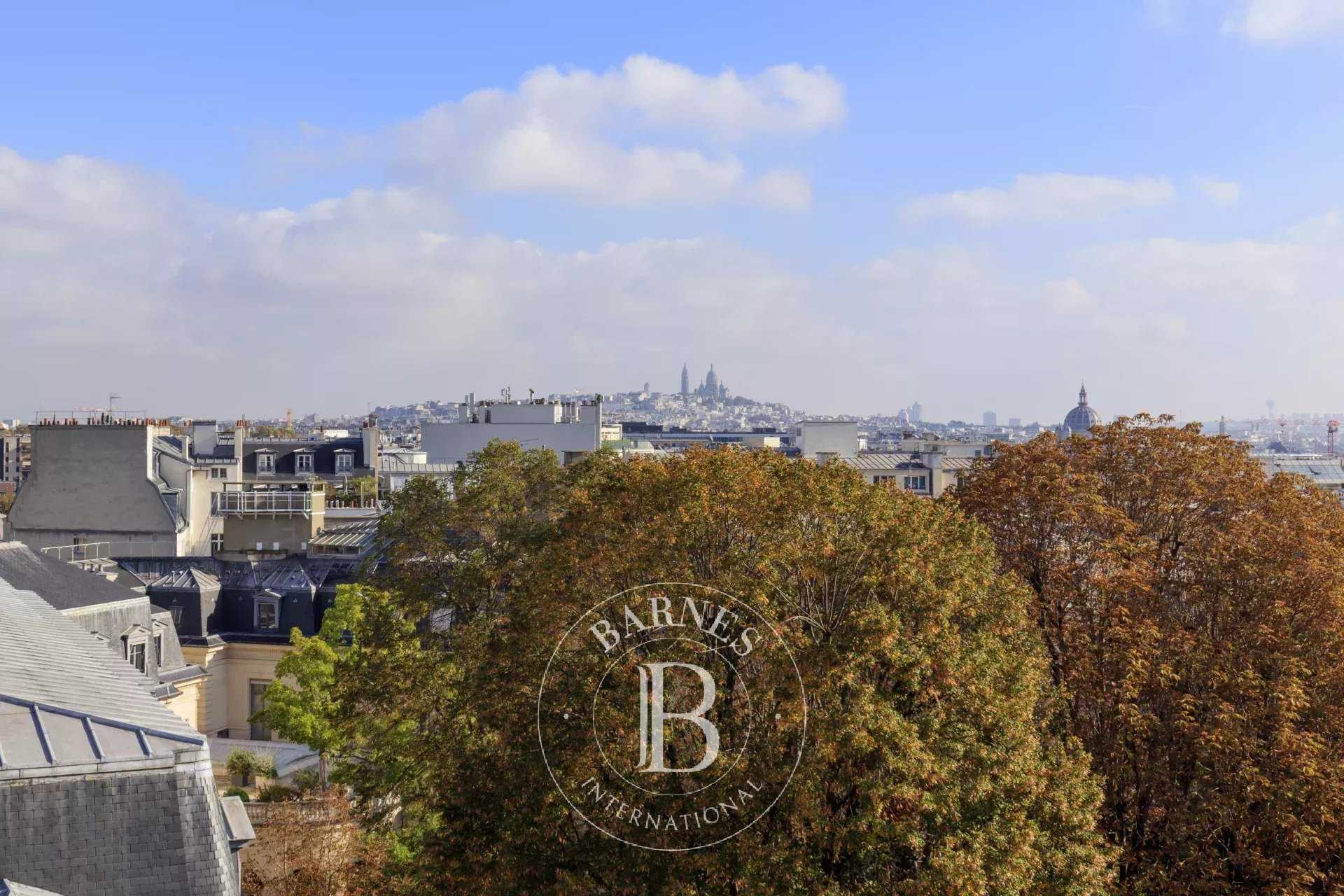 Paris  - Appartement 2 Pièces, 1 Chambre