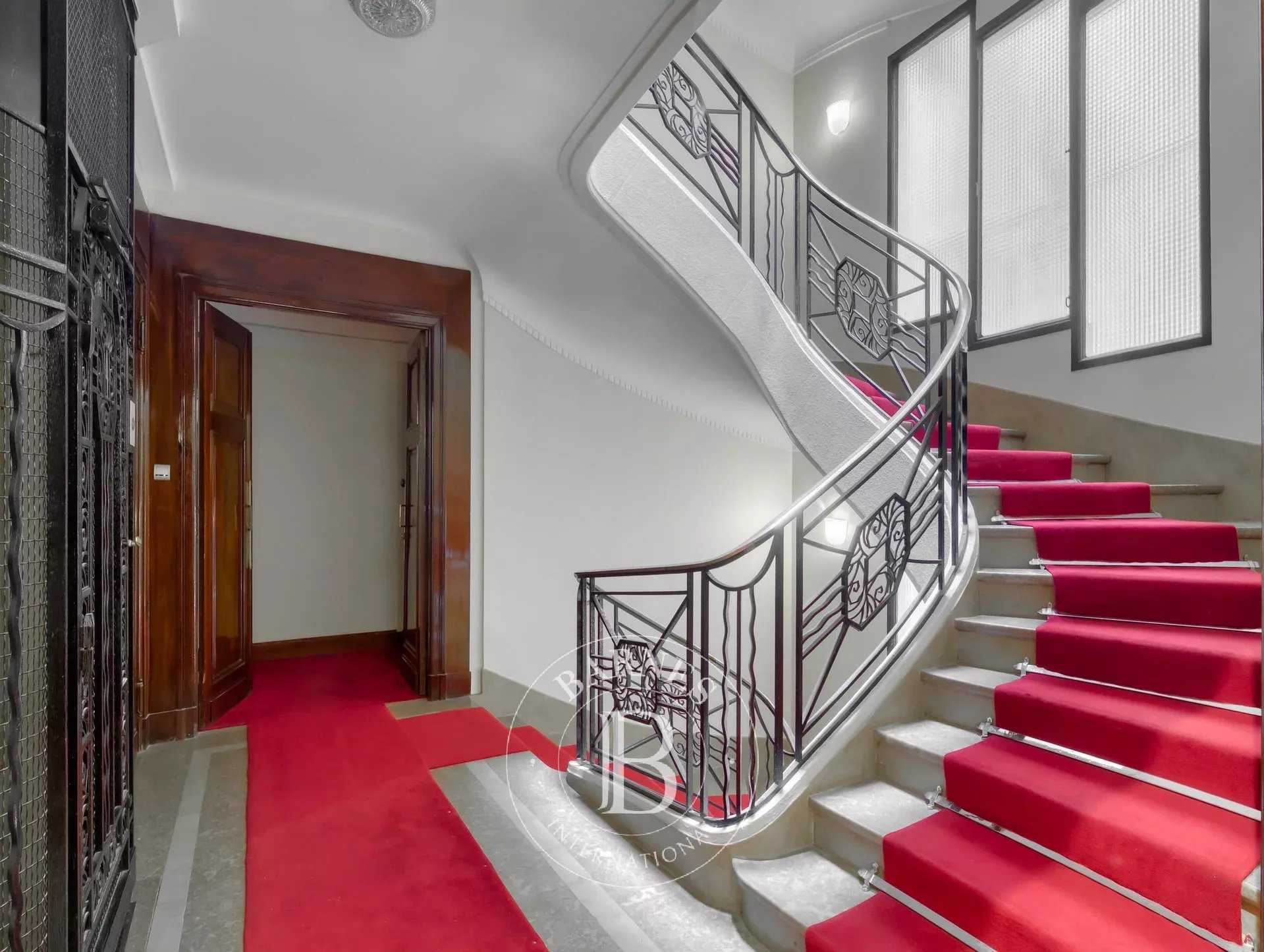 Paris  - Appartement 2 Pièces, 1 Chambre