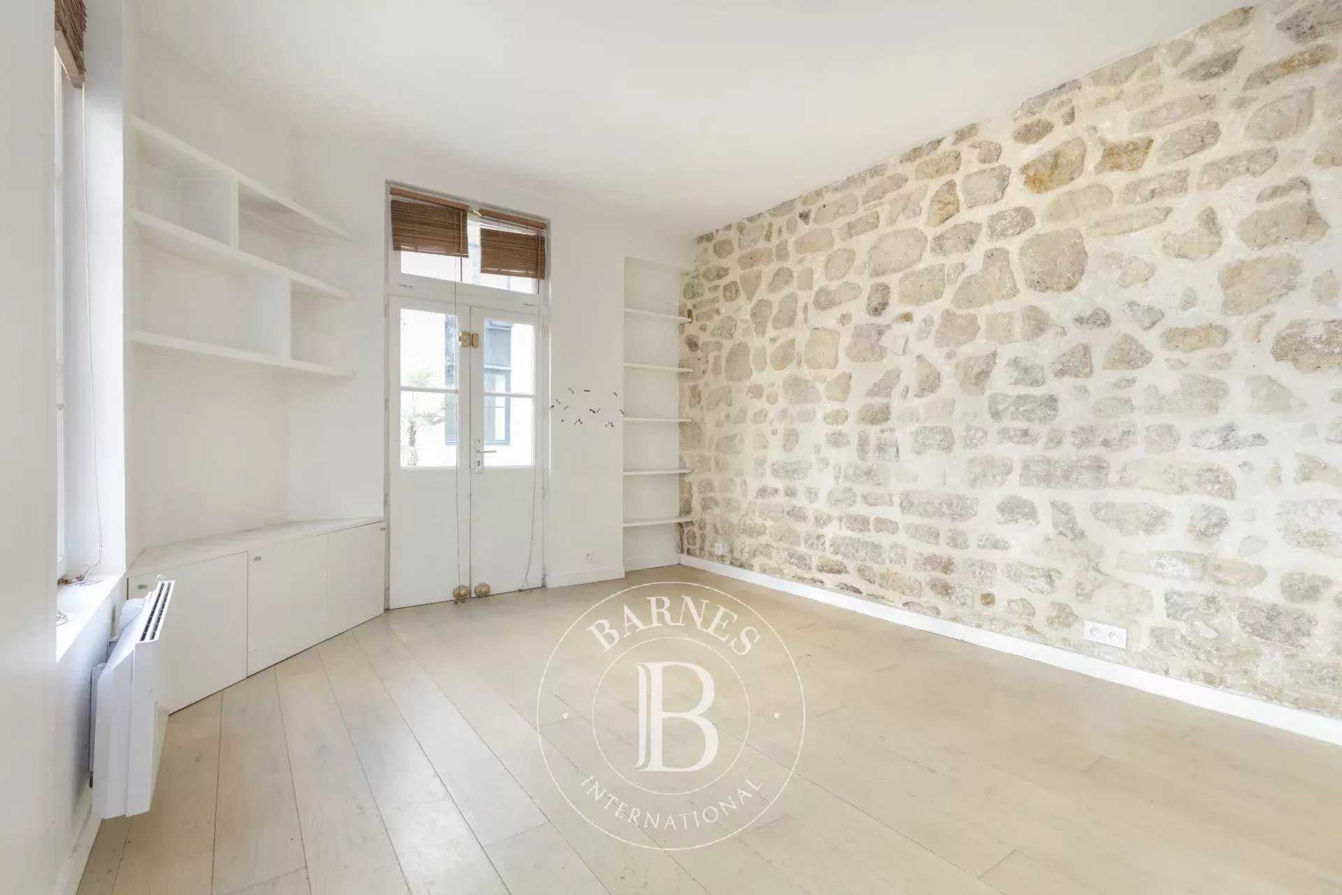 Paris  - Appartement 2 Pièces, 1 Chambre