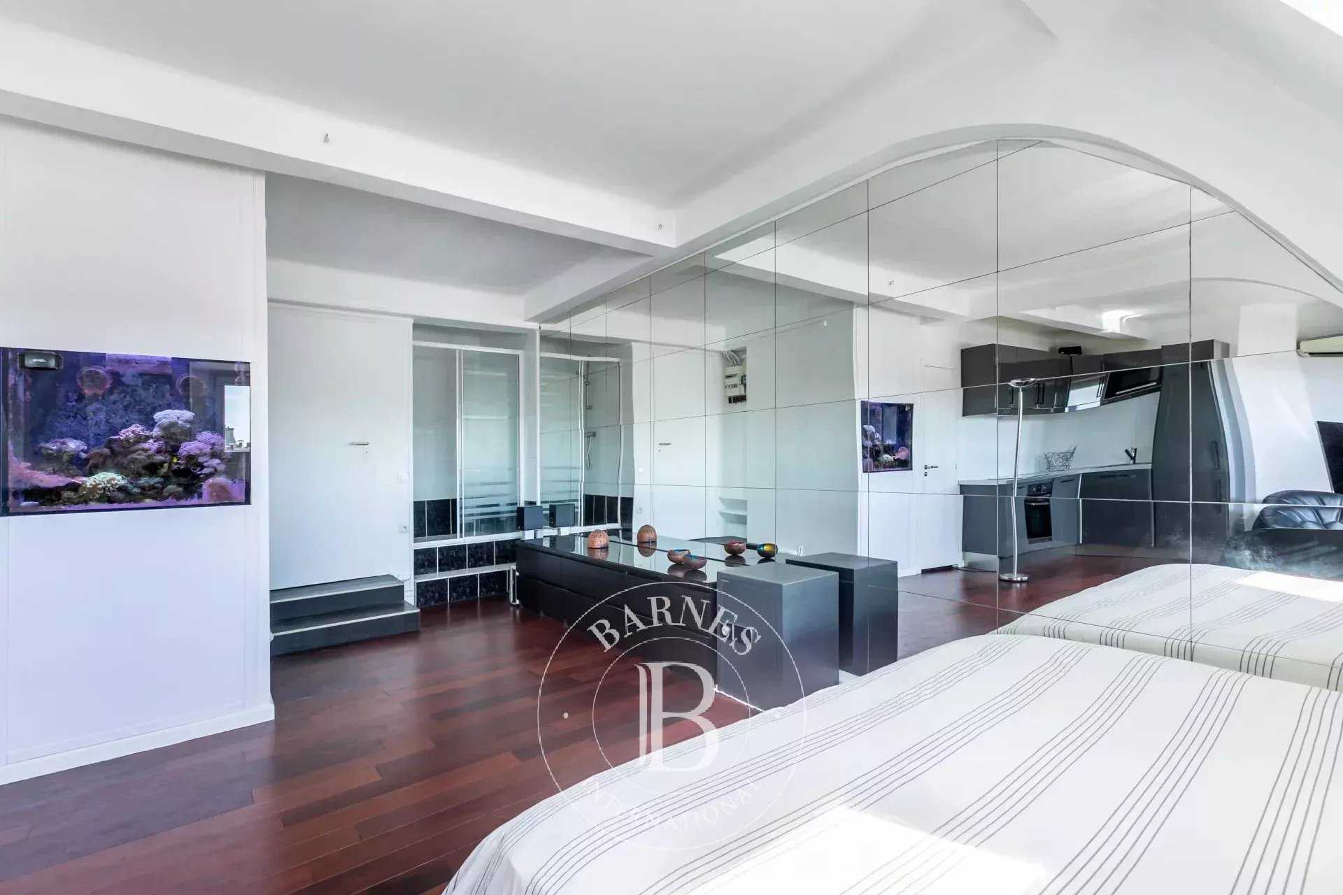 Paris  - Piso 1 Cuarto