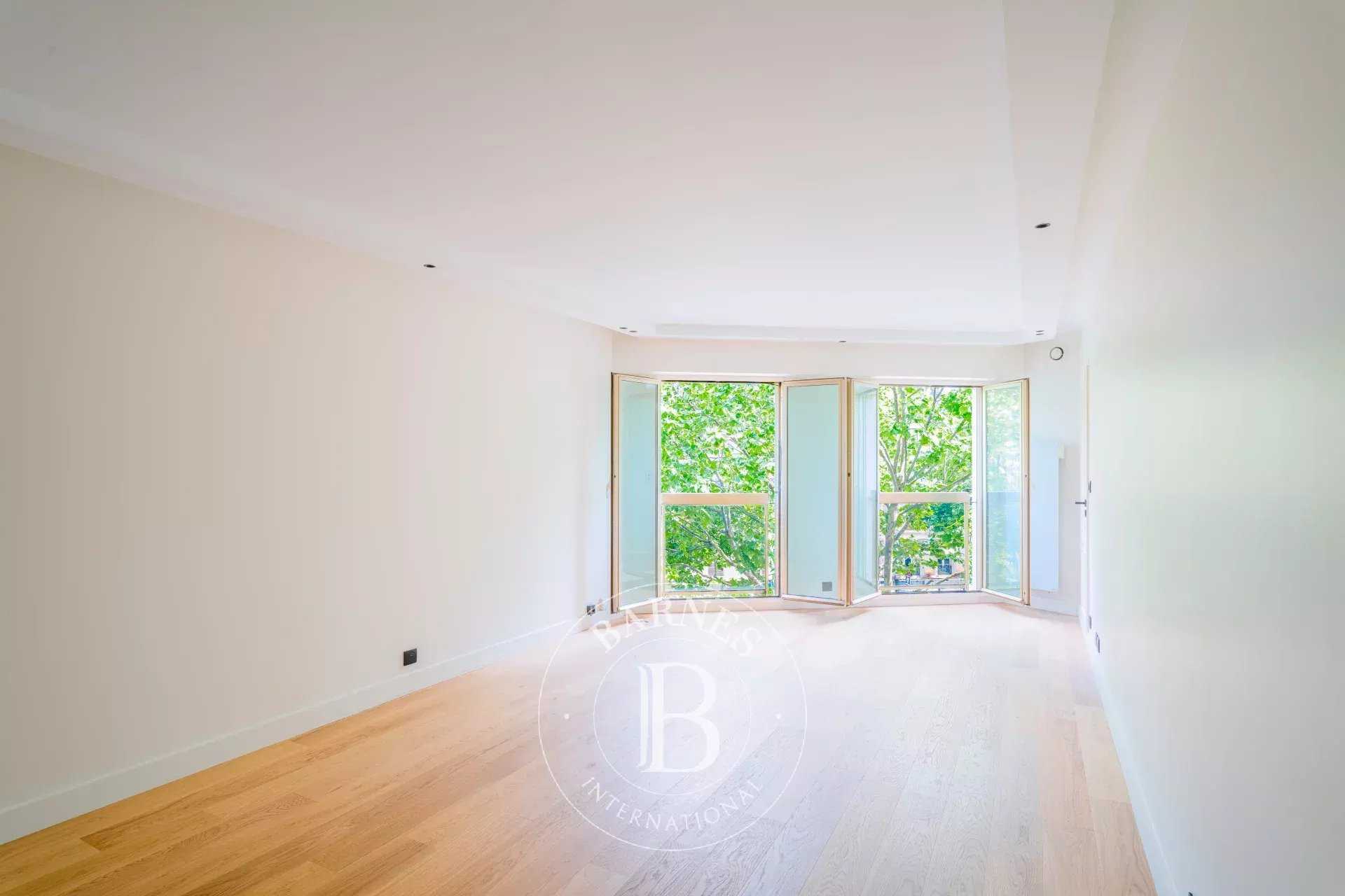 Paris  - Appartement 2 Pièces, 1 Chambre