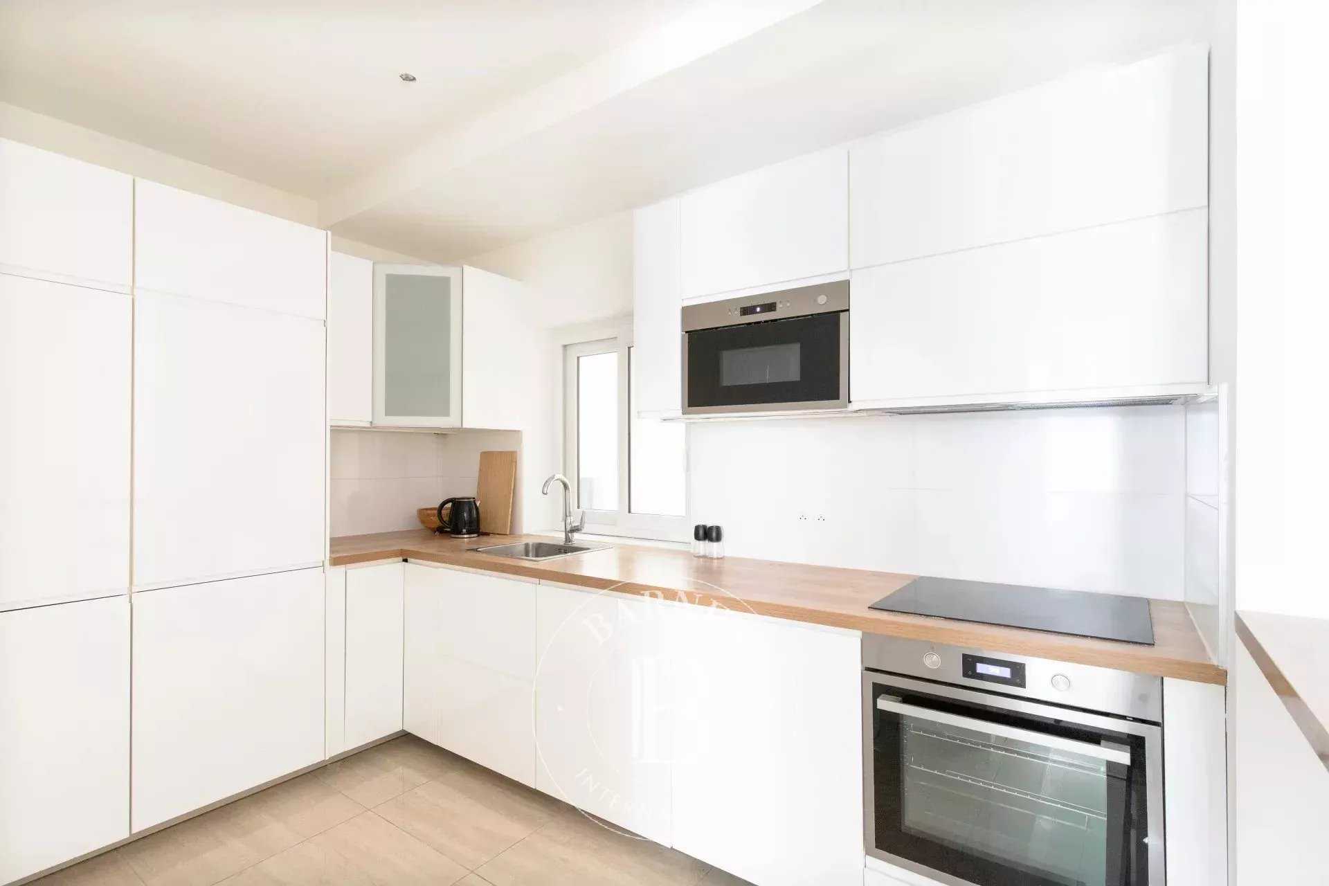 Paris  - Appartement 2 Pi&egrave;ces, 1 Chambre