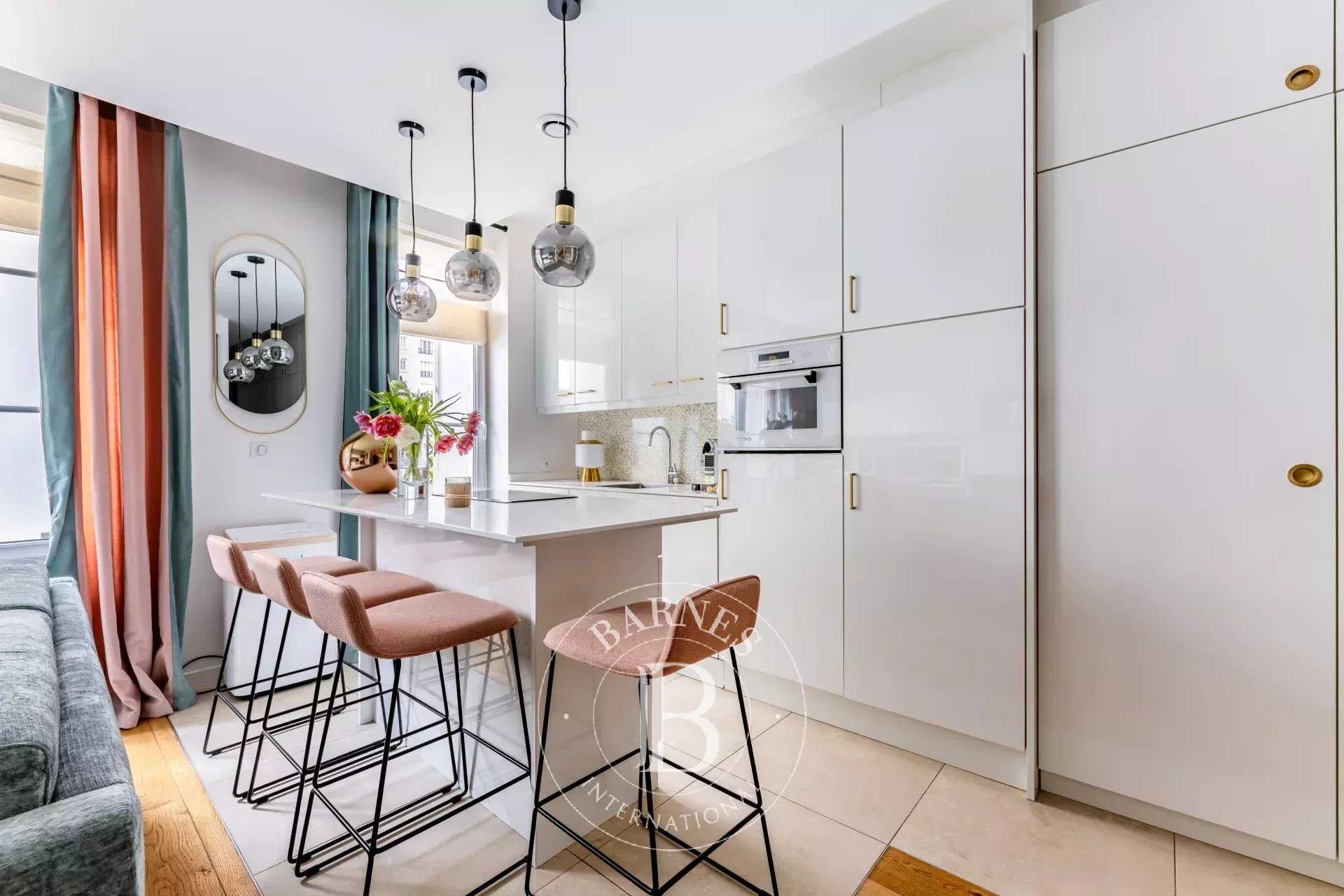 Paris  - Appartement 2 Pièces, 1 Chambre