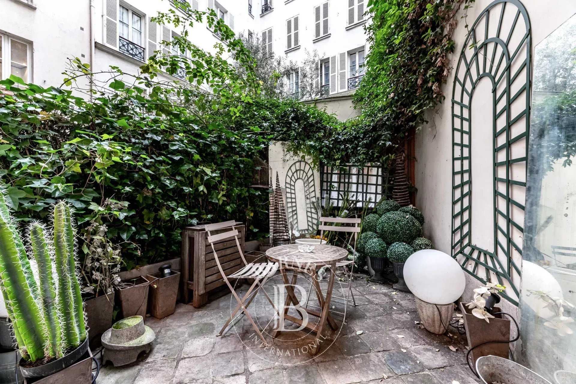 Paris  - Appartement 2 Pièces, 1 Chambre