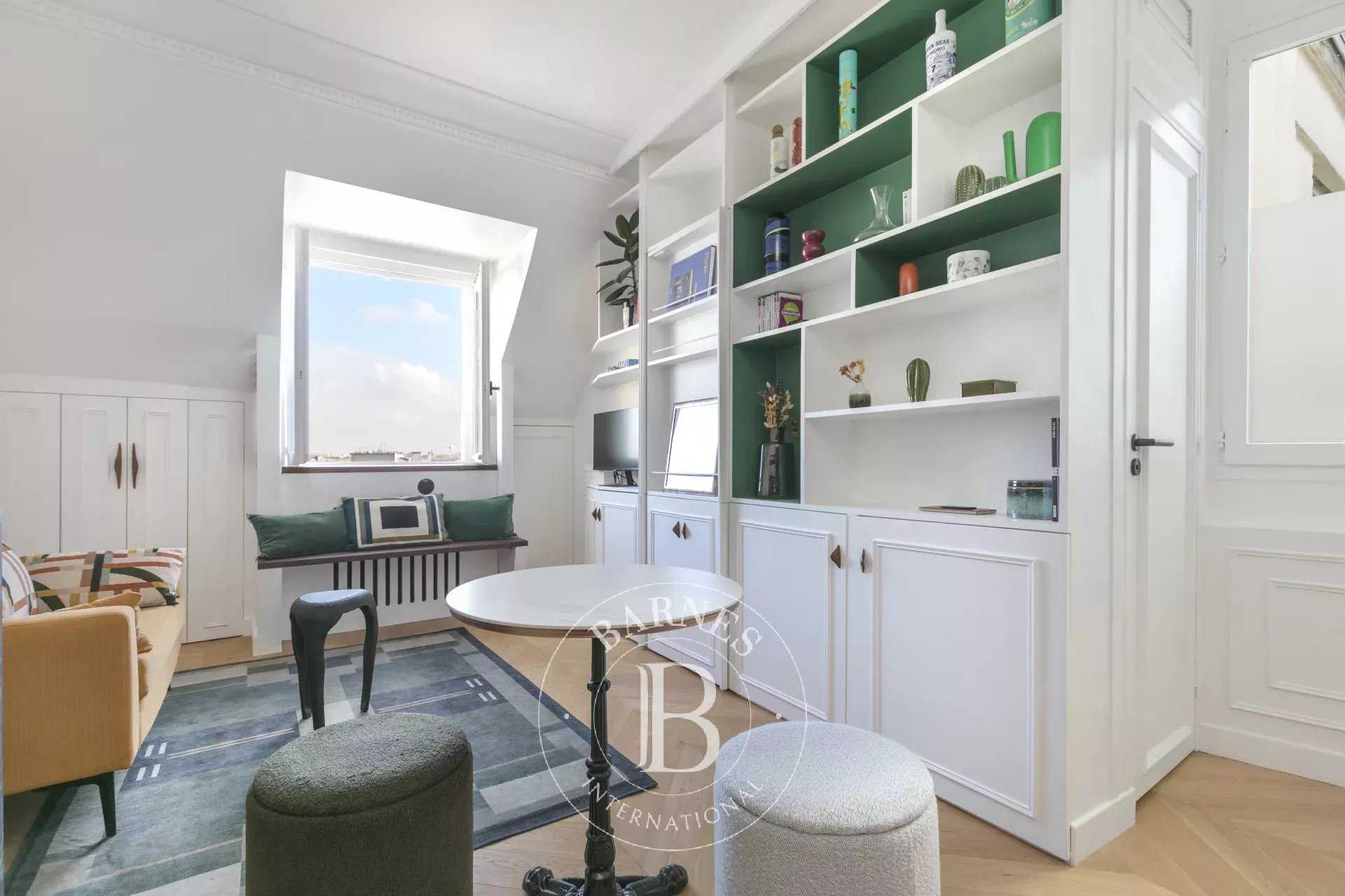 Paris  - Appartement 2 Pièces, 1 Chambre
