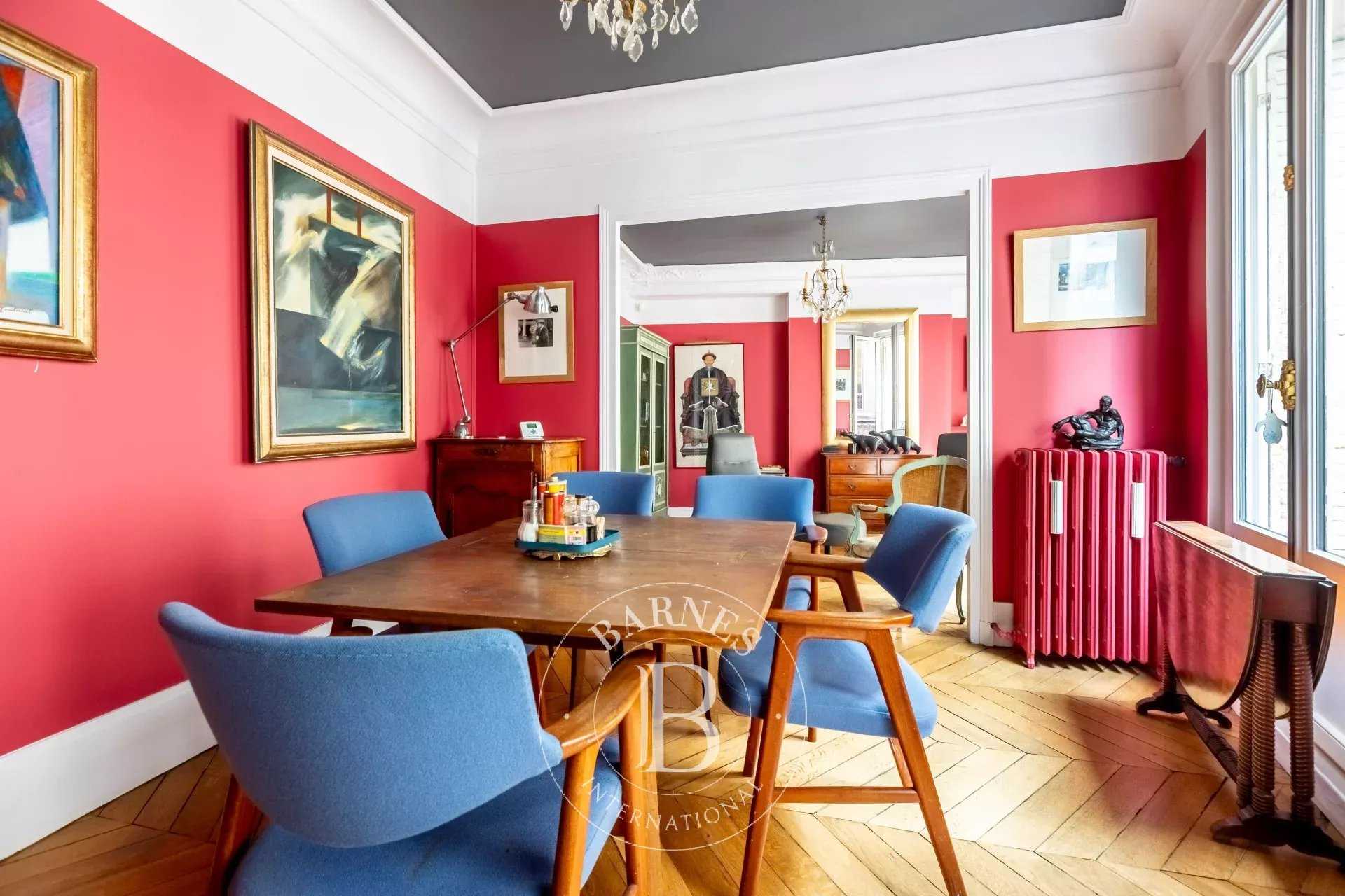 Paris  - Appartement 3 Pi&egrave;ces 2 Chambres