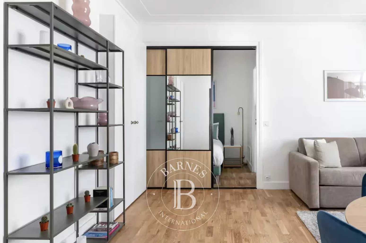 Paris  - Appartement 2 Pièces, 1 Chambre
