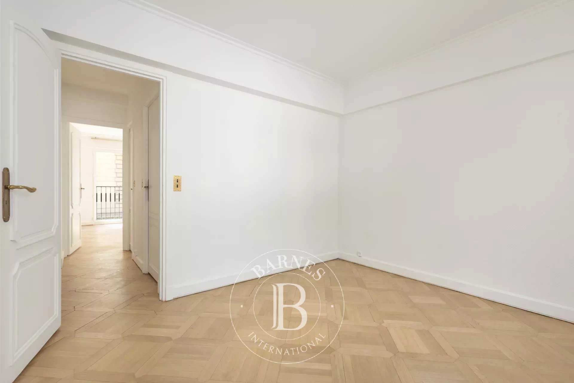 Paris  - Appartement 4 Pièces 2 Chambres