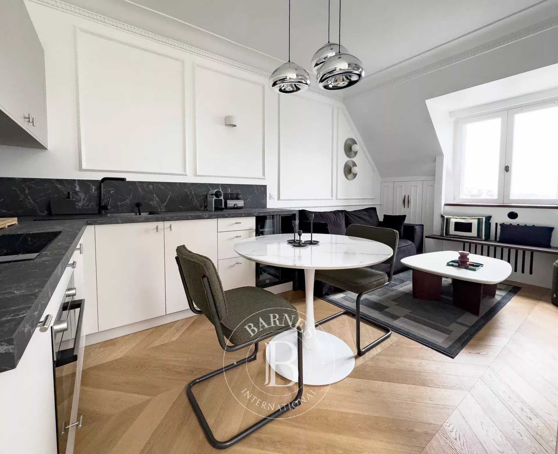 Paris  - Appartement 2 Pièces, 1 Chambre