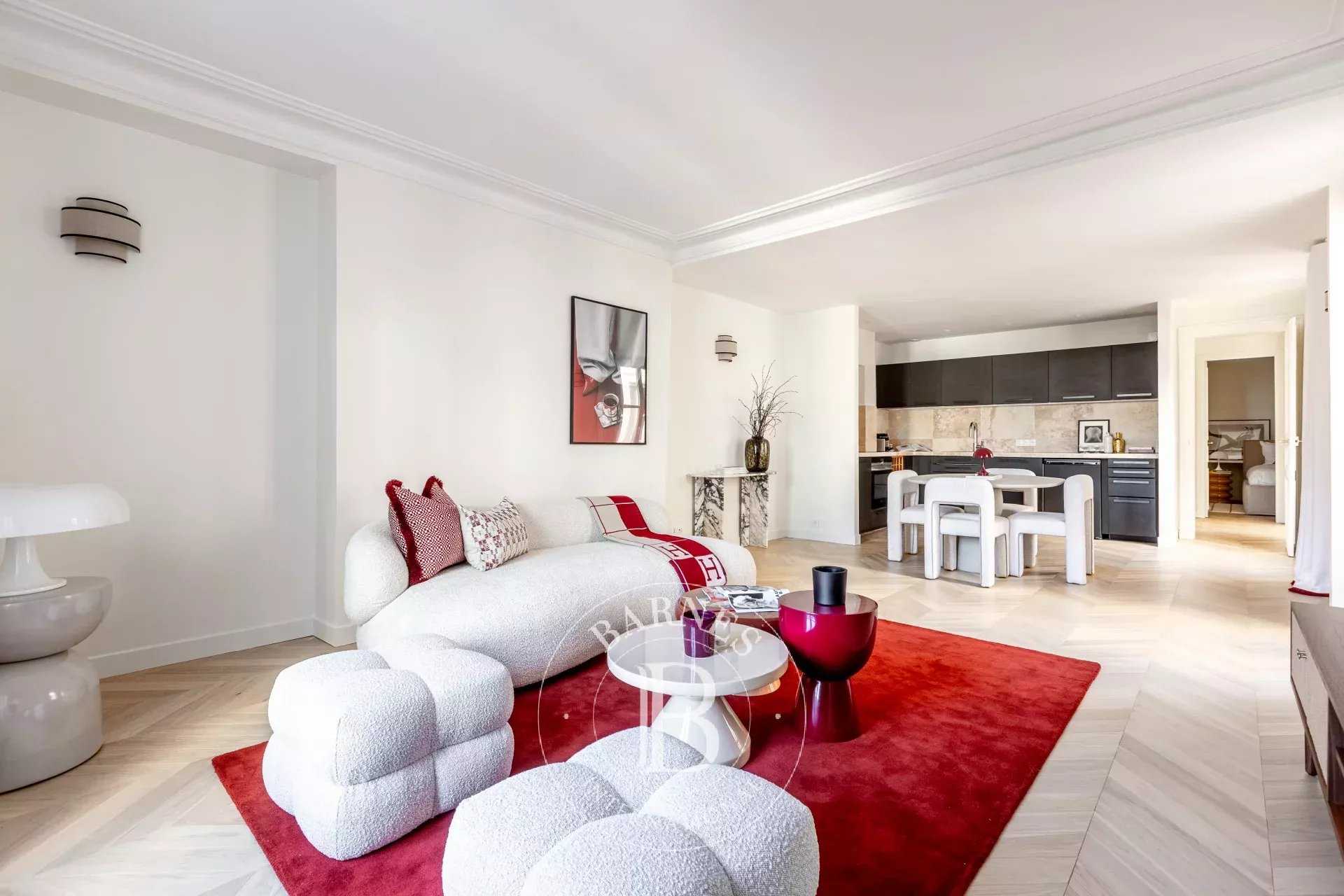 Paris  - Appartement 3 Pi&egrave;ces 2 Chambres