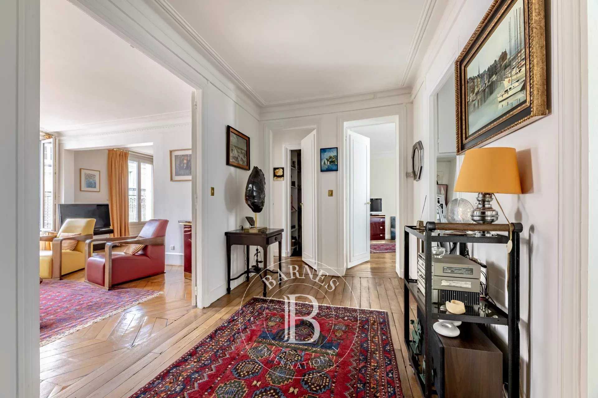Paris  - Appartement 3 Pièces, 1 Chambre