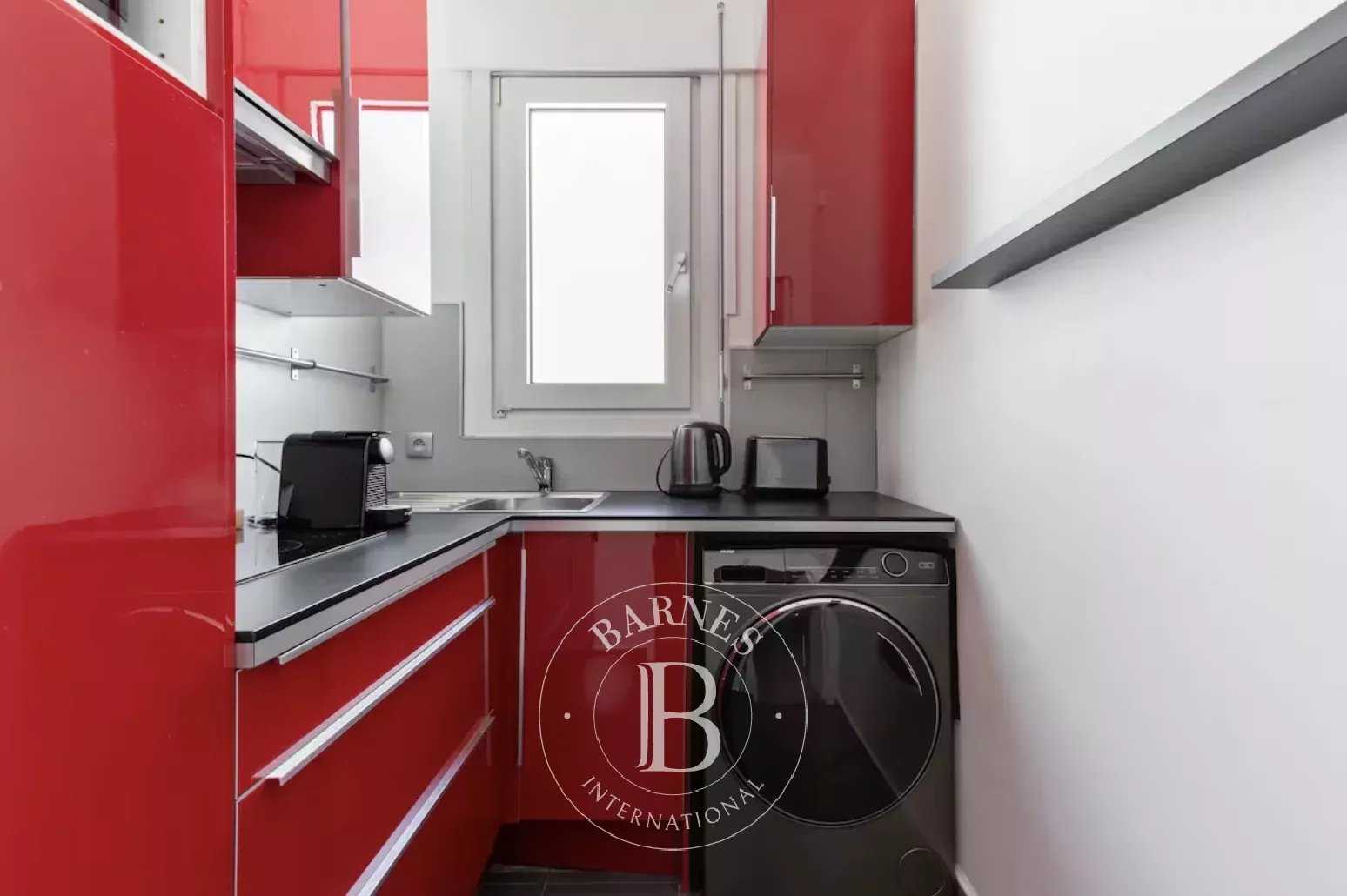 Paris  - Appartement 2 Pièces, 1 Chambre