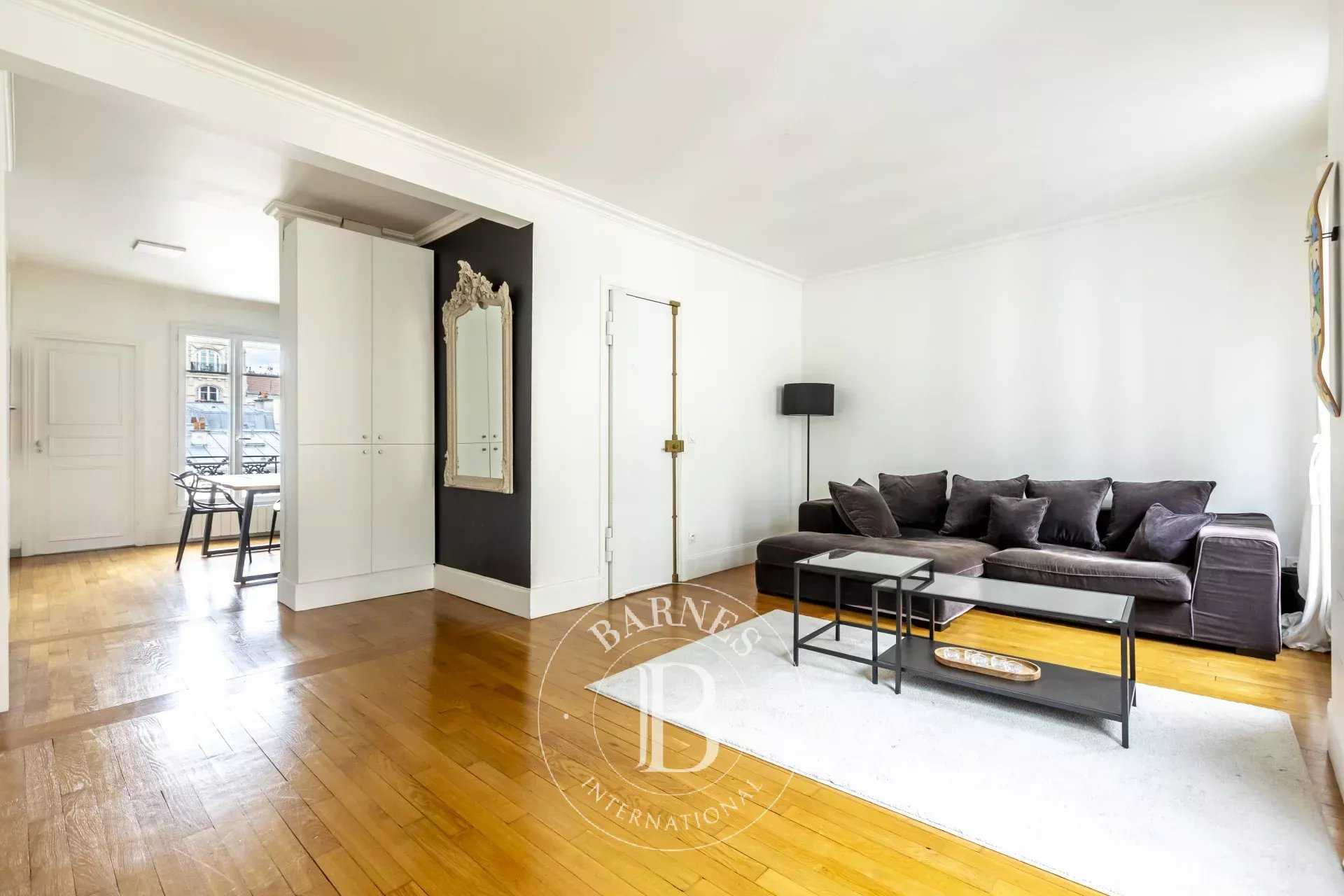 Paris  - Appartement 2 Pièces, 1 Chambre