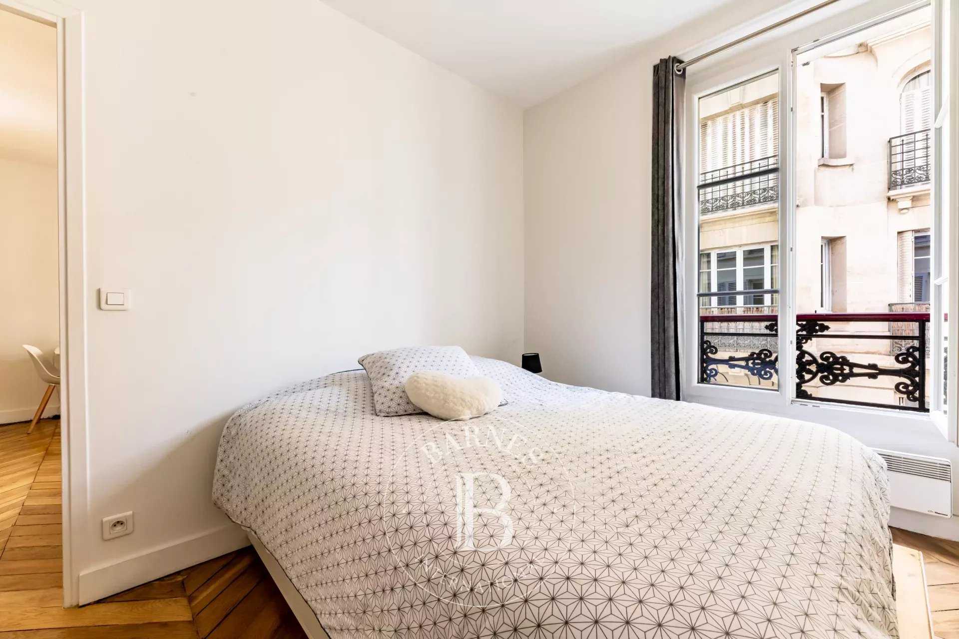 Paris  - Appartement 2 Pièces, 1 Chambre