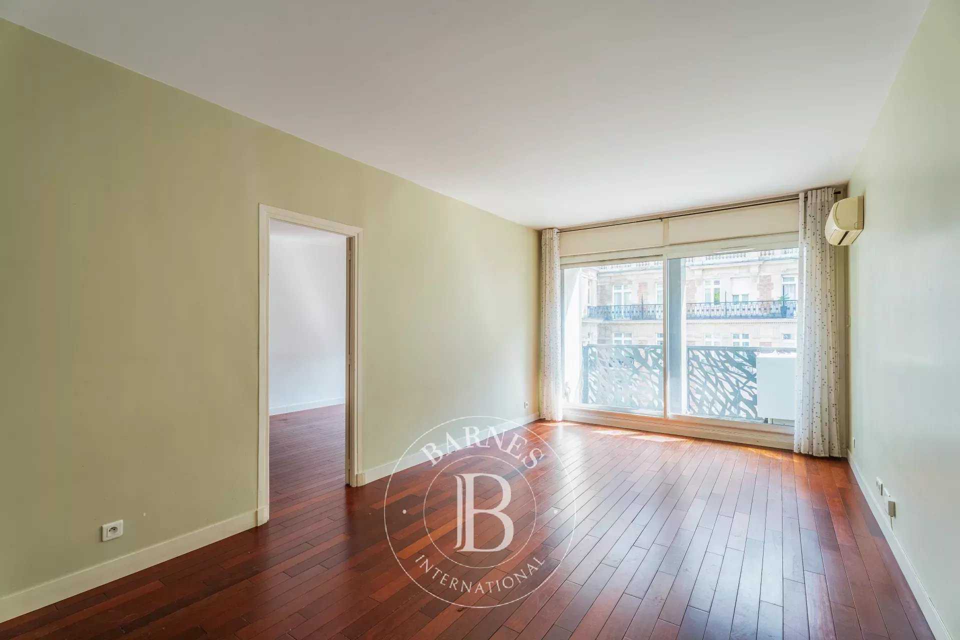 Appartement Paris 75008  -  ref 85994357 (picture 3)