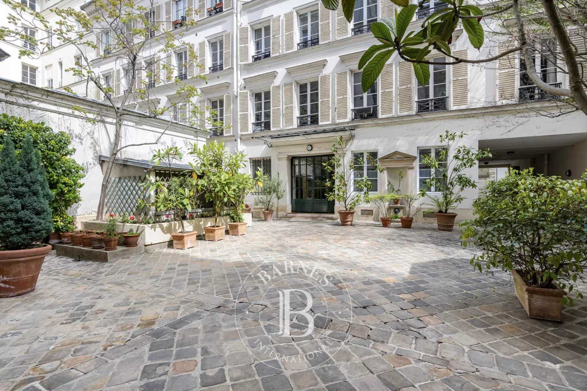Appartement Paris 75008  -  ref 85839699 (picture 2)
