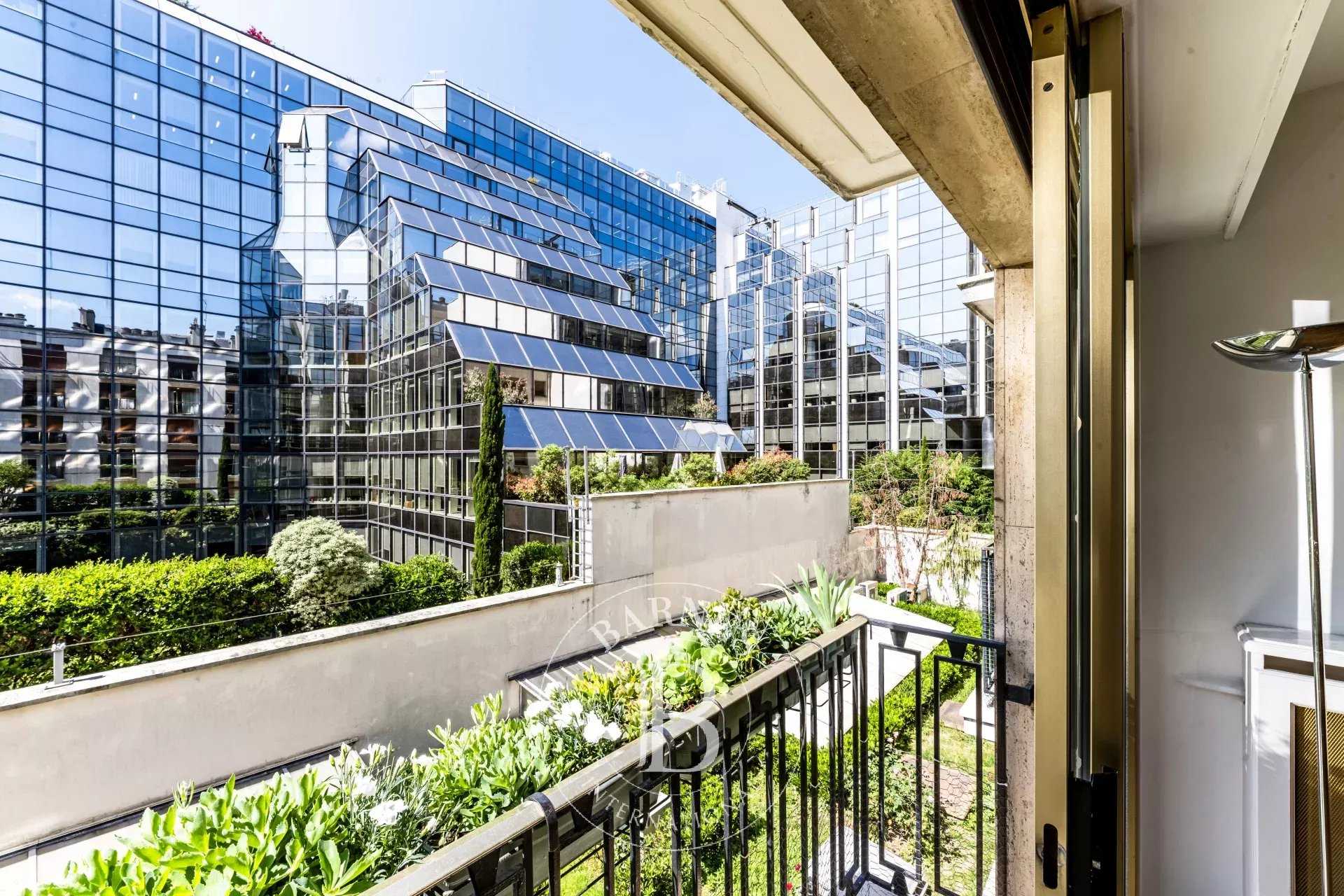 Appartement Paris 75008  -  ref 85932782 (picture 2)