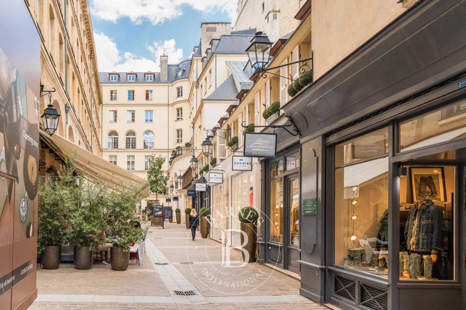 Appartement Paris 75008  -  ref 85933904 (picture 1)