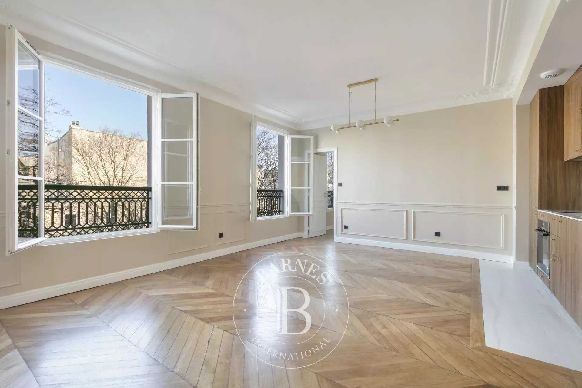 Paris  - Appartement 3 Pi&egrave;ces 2 Chambres