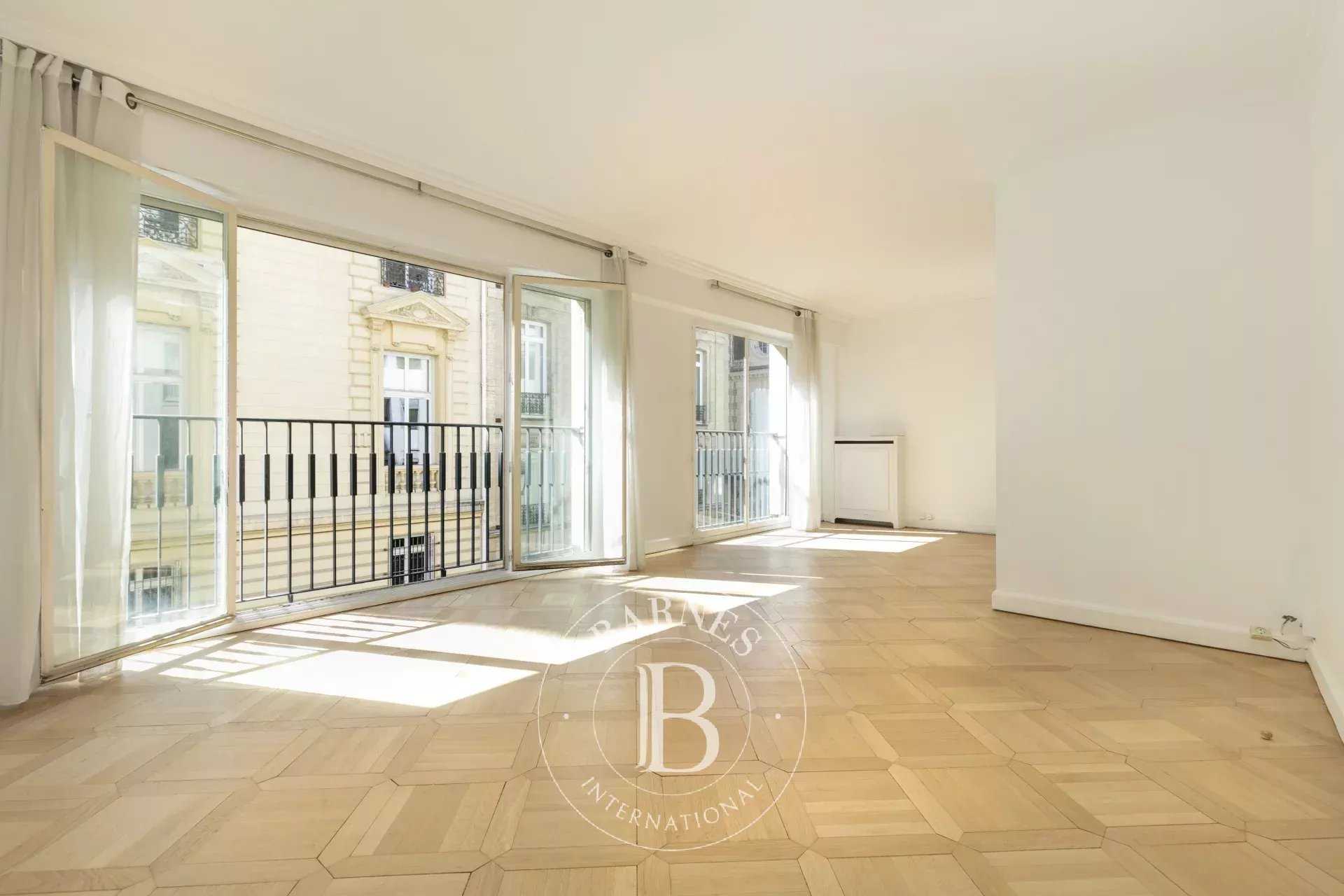 Appartement Paris 75008  -  ref 85833204 (picture 2)