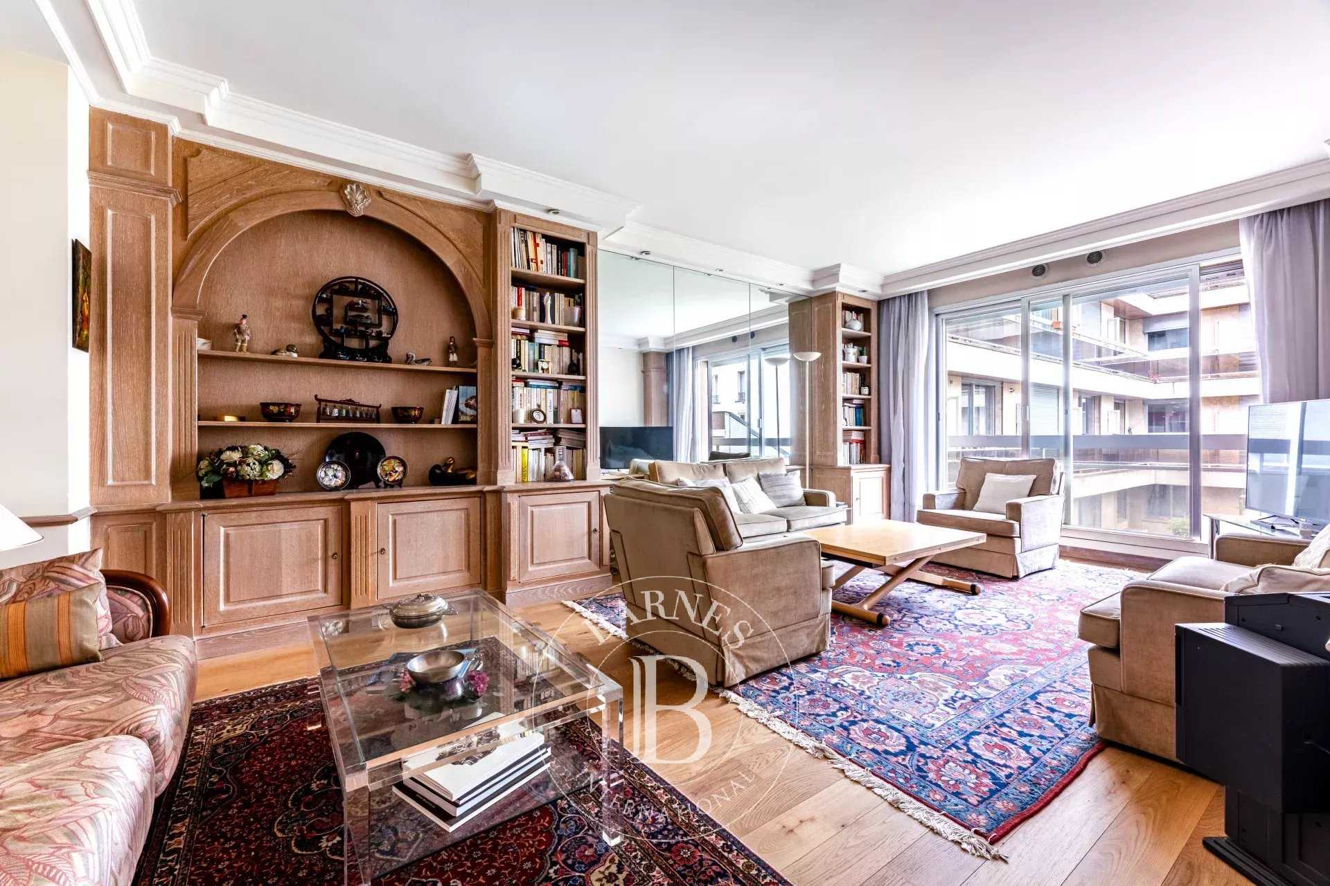 Apartment Paris 75008  -  ref 85975973 (picture 1)