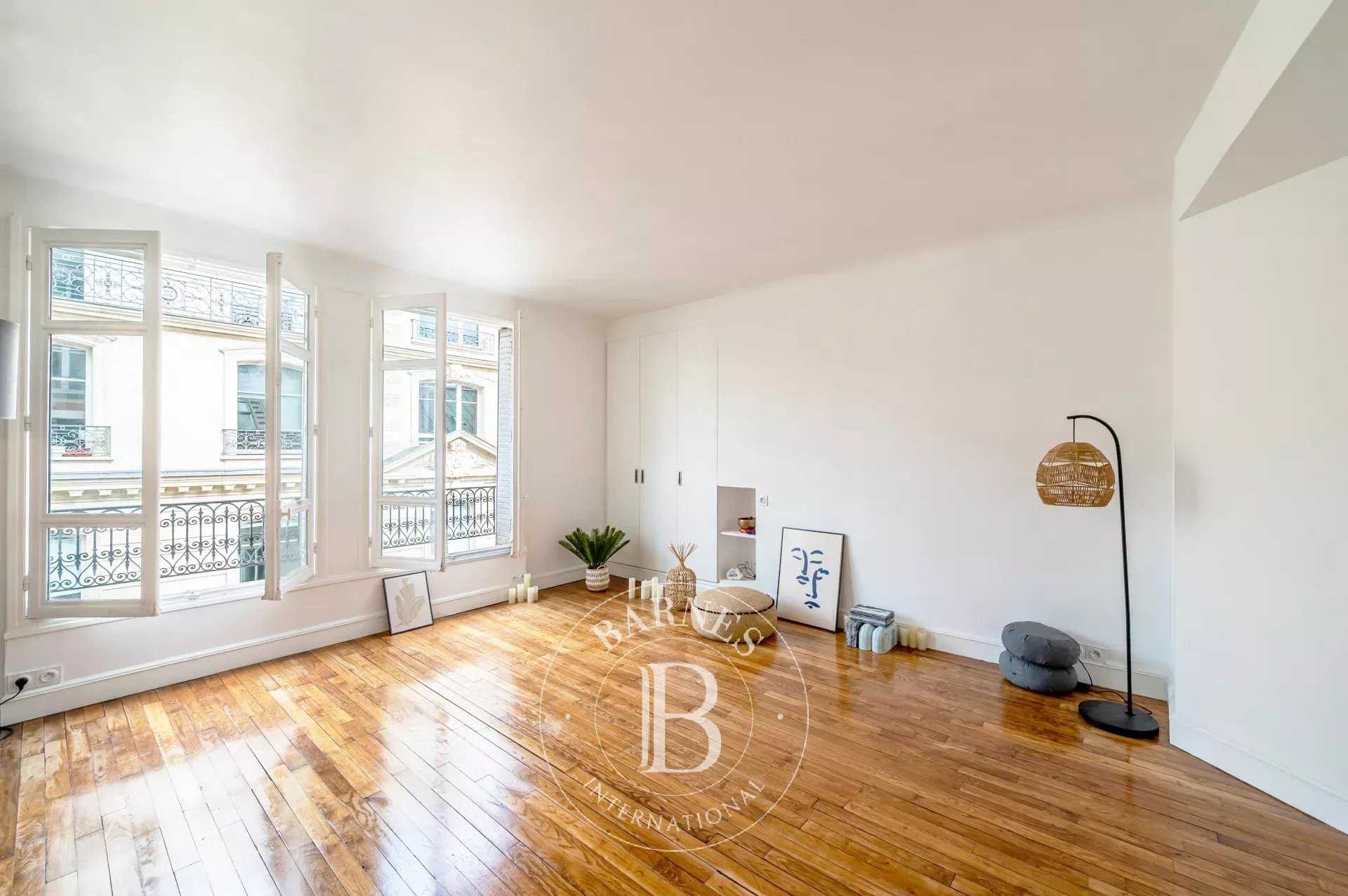 Appartement Paris 75008  -  ref 85724415 (picture 3)