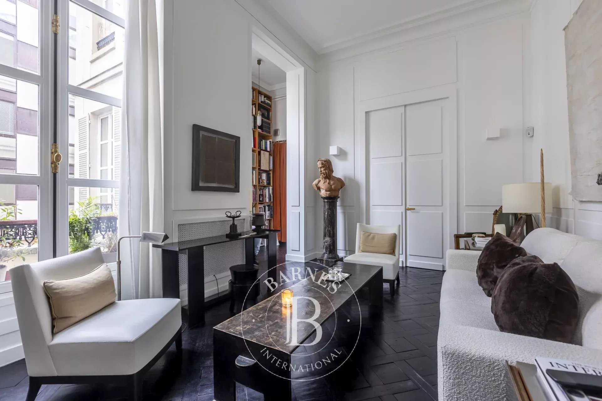 Appartement Paris 75001  -  ref 85670269 (picture 2)