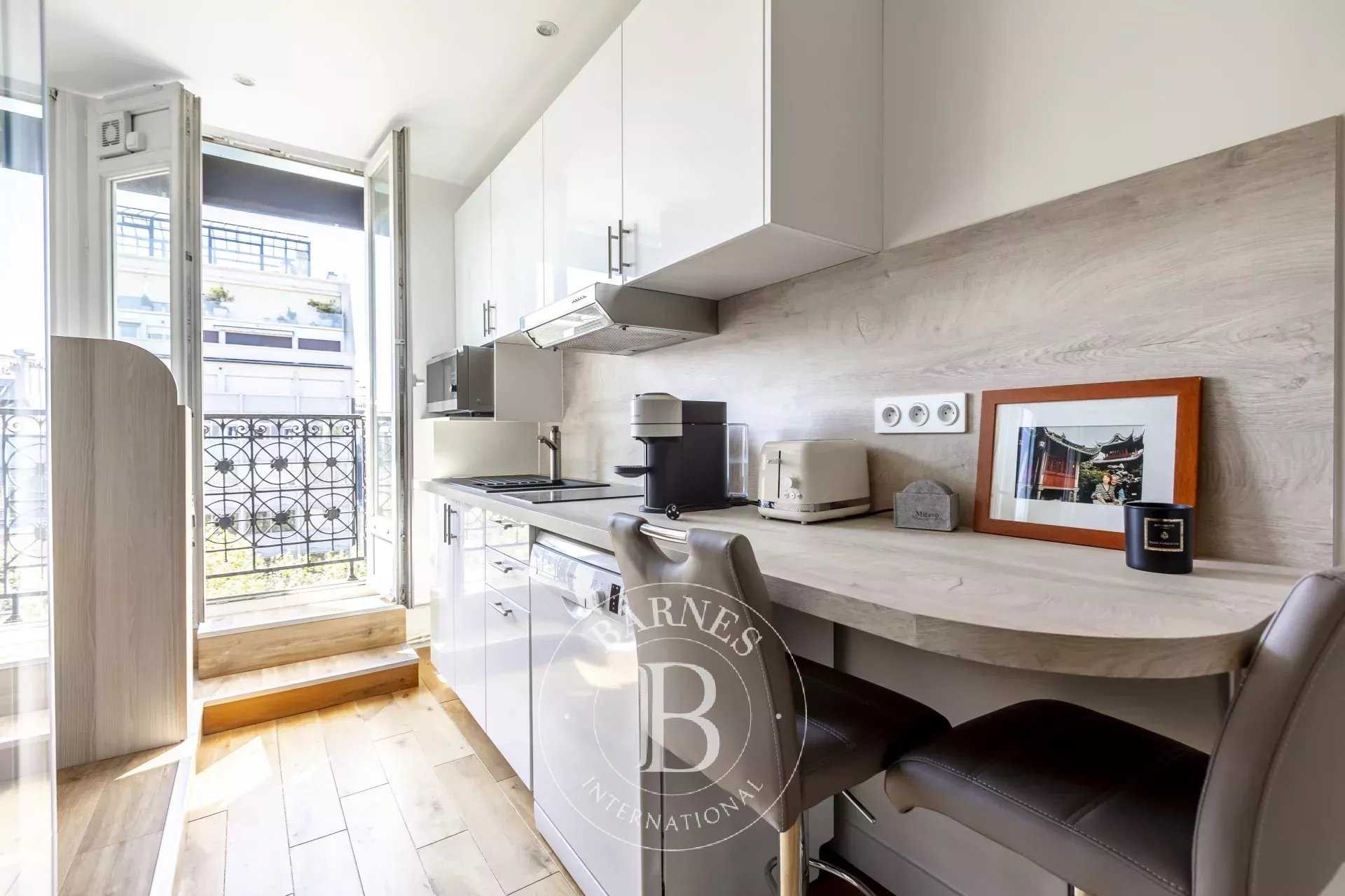 Appartement Paris 75008  -  ref 85832430 (picture 3)